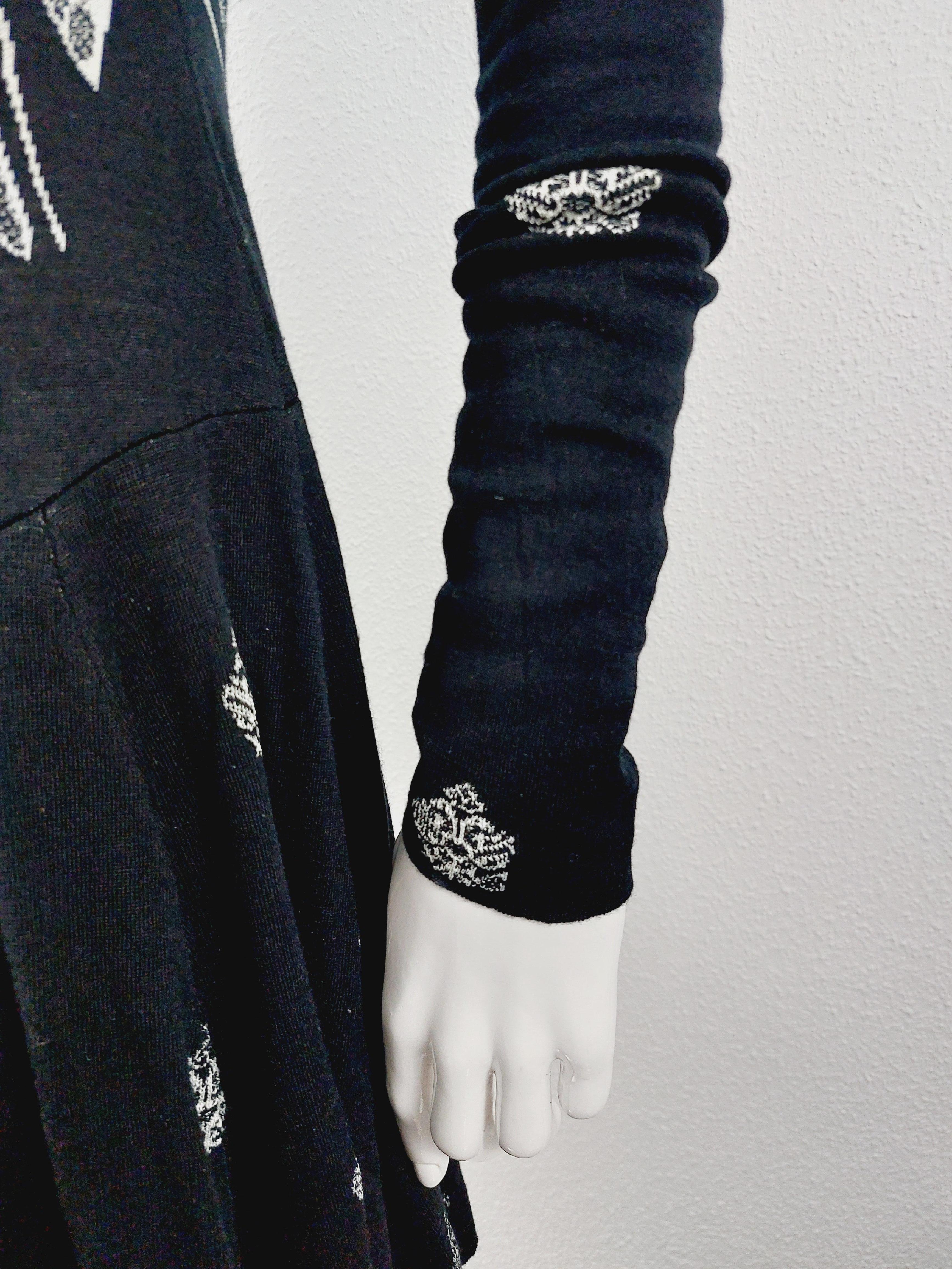 Alexander McQueen Black Tattoo Optical Wool & Silk Edgy Jacquard Fitted Midi Dre 8