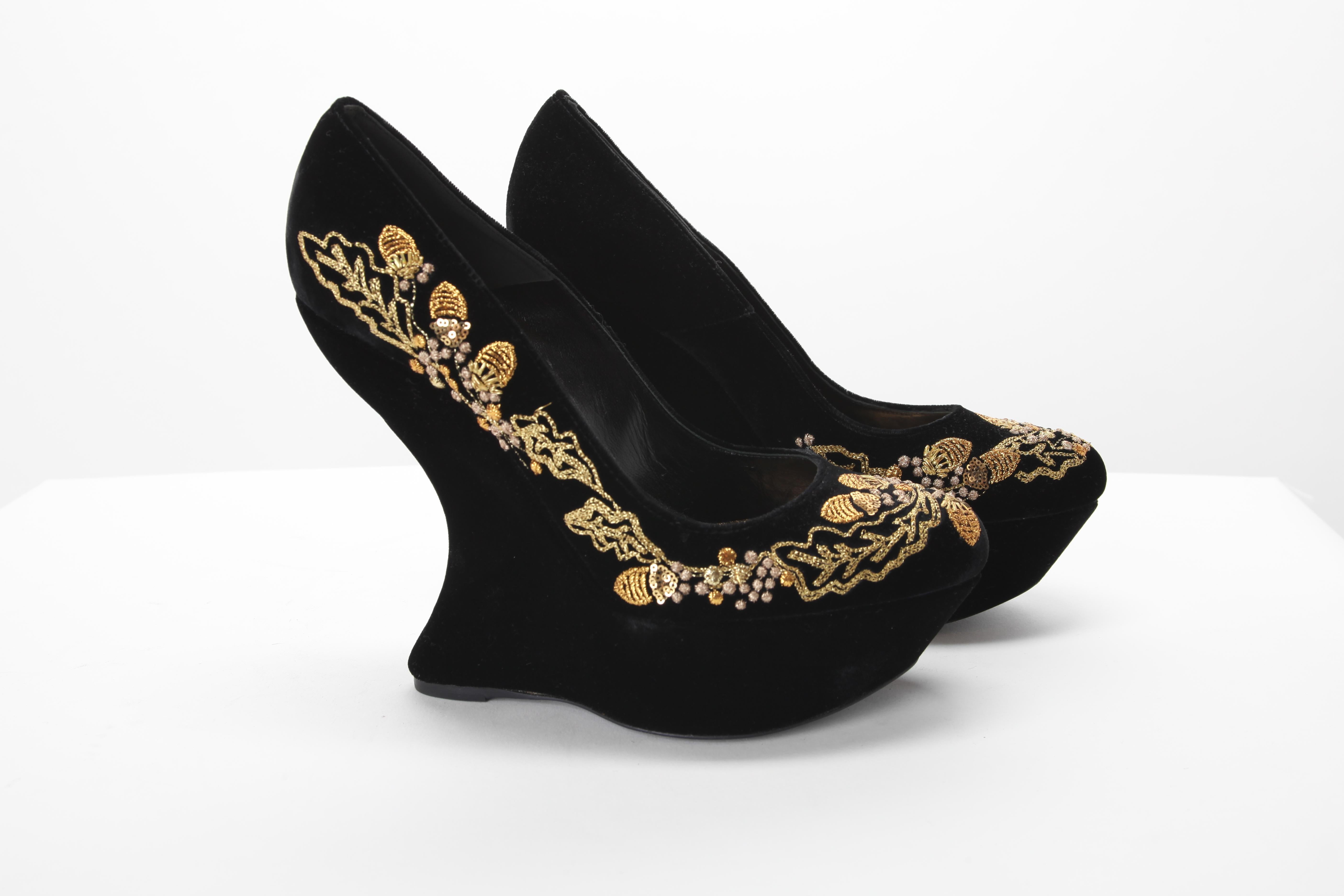 Alexander McQueen Black Velvet Embroidered Armadillo Curved Wedge Pumps Size 40 Condition is new without original box.