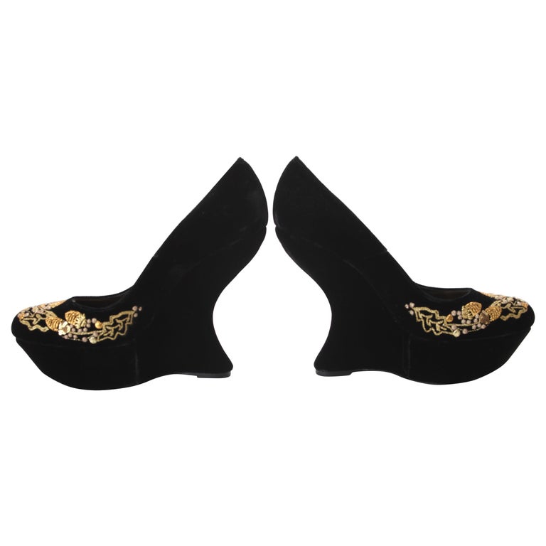 Alexander McQueen Black Velvet Embroidered Armadillo Curved Wedge Pumps  Size 40 For Sale at 1stDibs