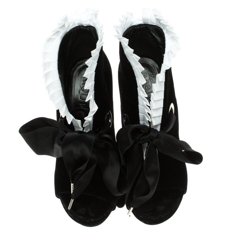 Alexander McQueen Black Velvet Frill Detail Open Toe Ankle Boots Size 38.5 (Schwarz)