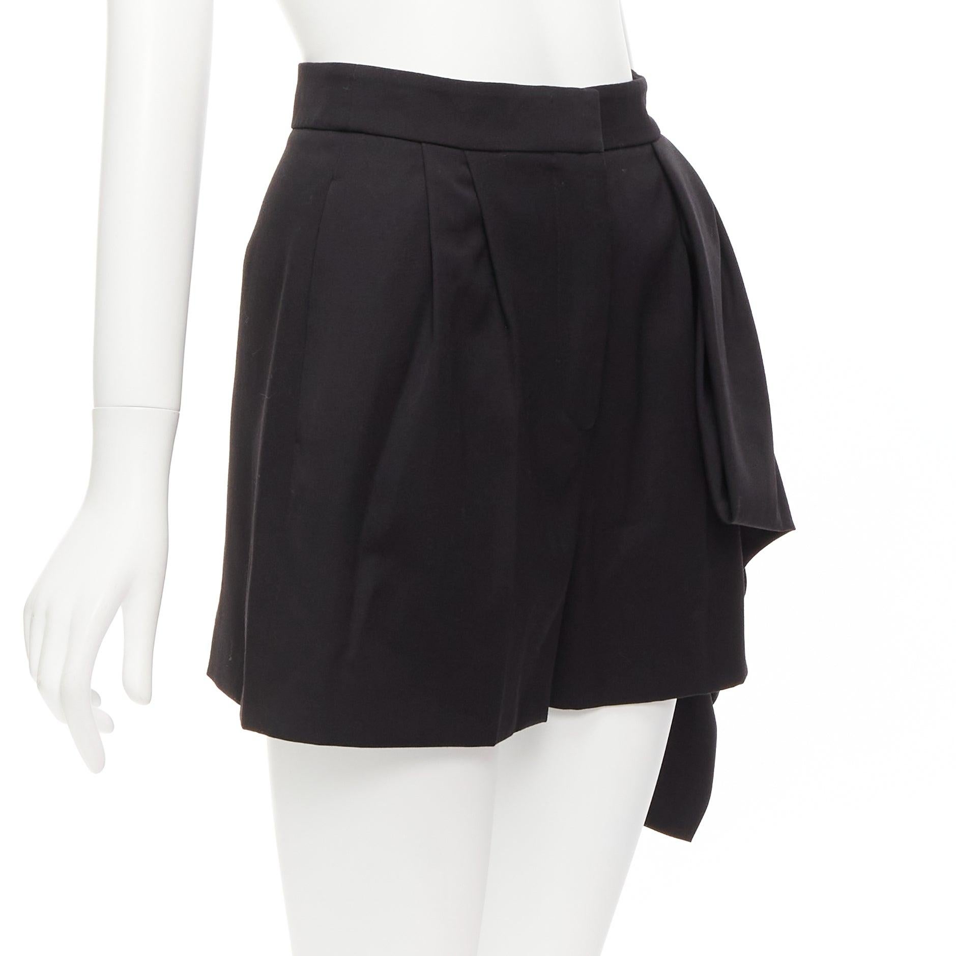 ALEXANDER MCQUEEN black virgin wool asymmetric cascade wide shorts IT38 XS In Excellent Condition For Sale In Hong Kong, NT
