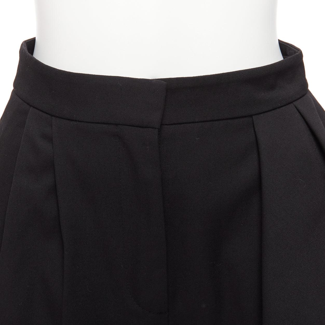 ALEXANDER MCQUEEN Short large asymétrique en laine vierge noire cascade IT38 XS en vente 2