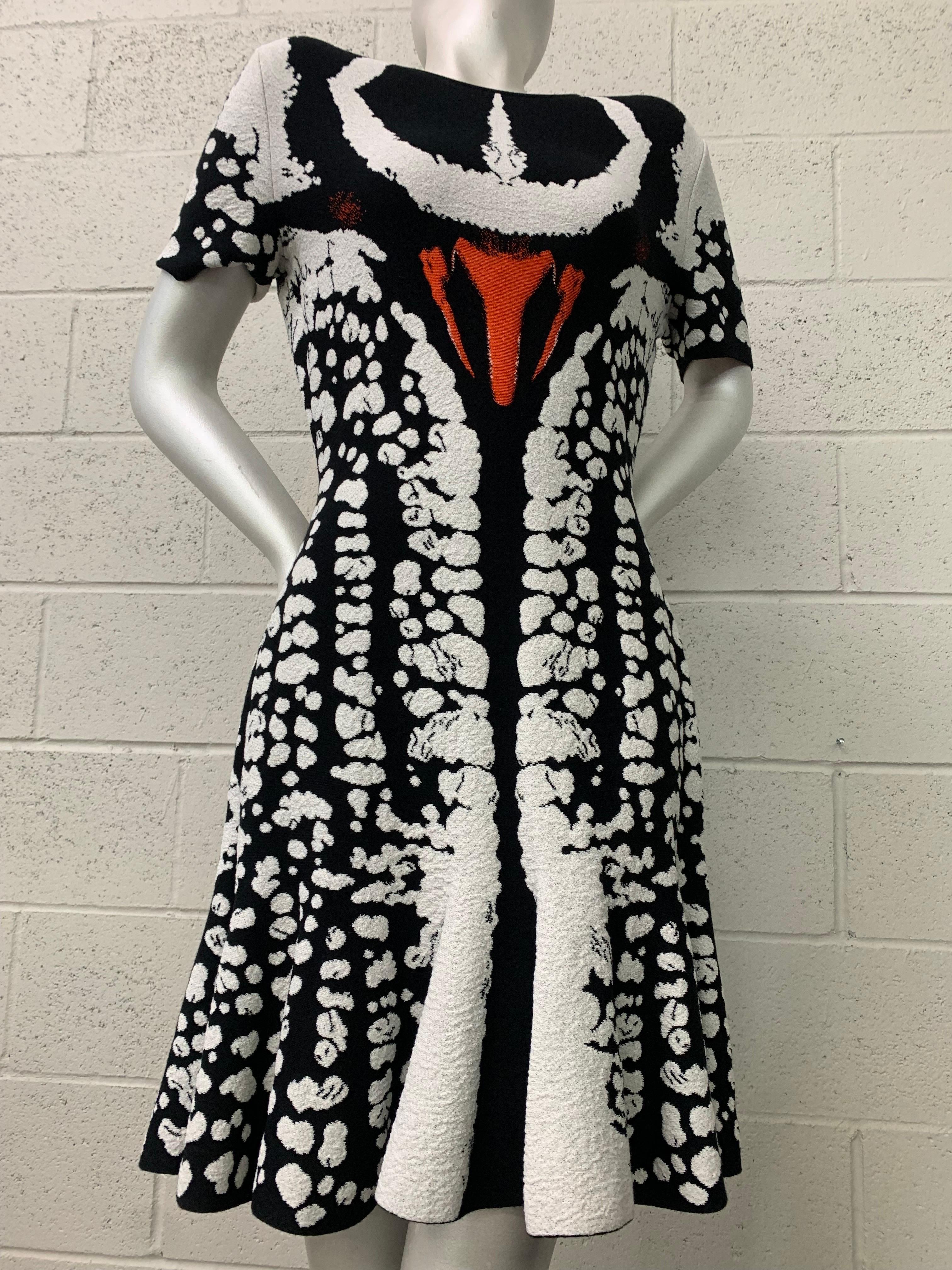 Alexander McQueen Black & White Abstract Print Knit Flared Cocktail Dress In Excellent Condition In Gresham, OR