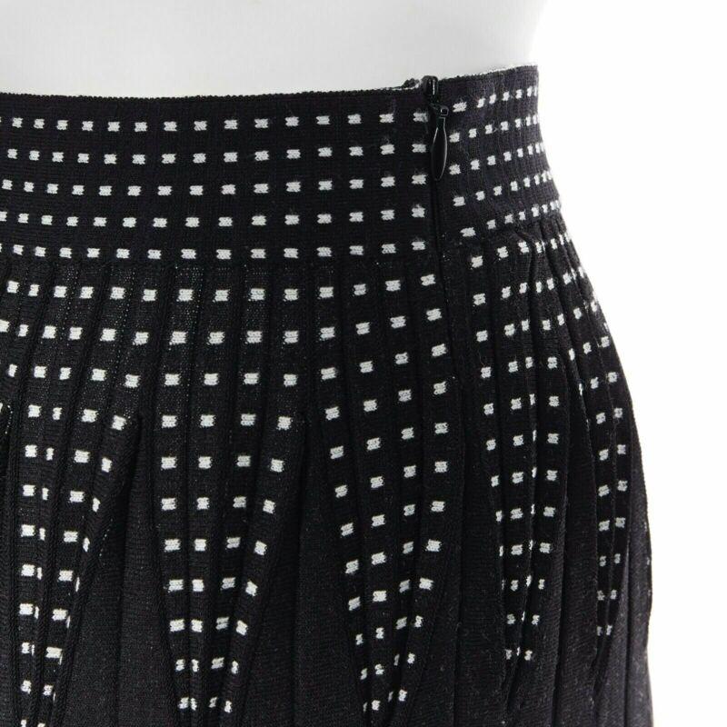ALEXANDER MCQUEEN black white dot jacquard knit pleated flare midi skirt IT42 M For Sale 3