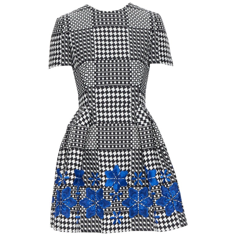 ALEXANDER MCQUEEN black white geometric blue floral embroidery fit ...