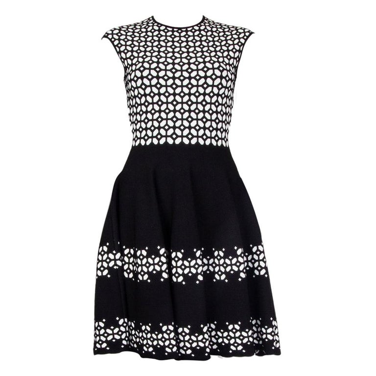 ALEXANDER MCQUEEN black and white JACQUARD KNIT Dress S For Sale