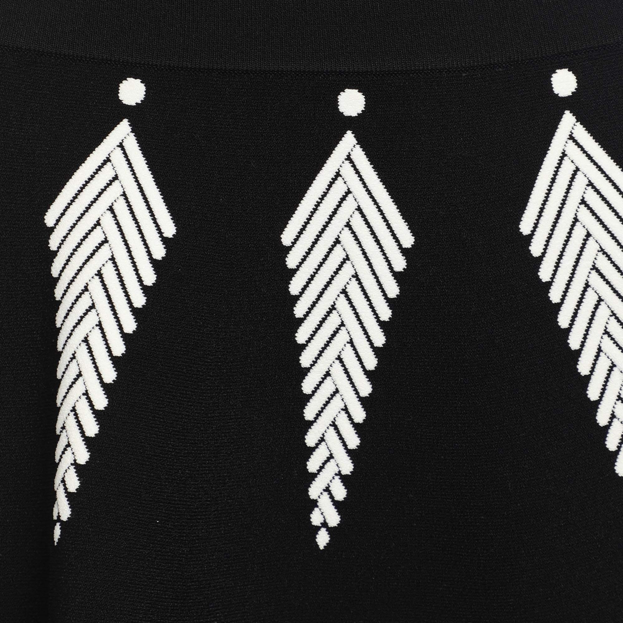Alexander McQueen Black/White Knit Flared Mini Skirt M In Good Condition In Dubai, Al Qouz 2