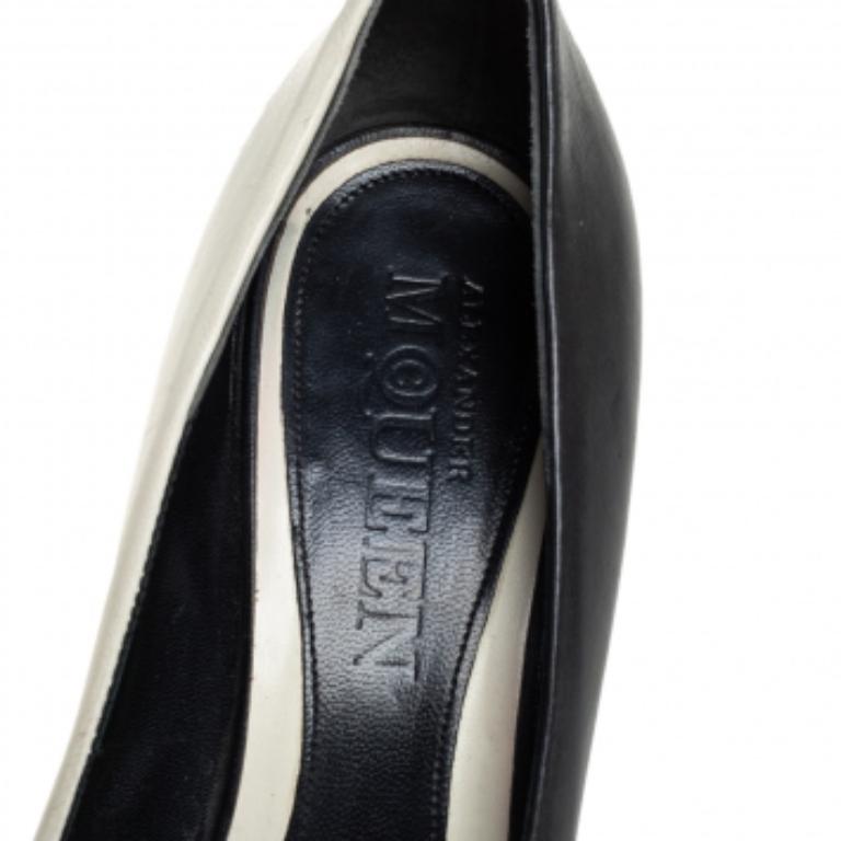 Women's Alexander McQueen Black/White  Leather Peep Toe  Pumps Size 38.5 For Sale