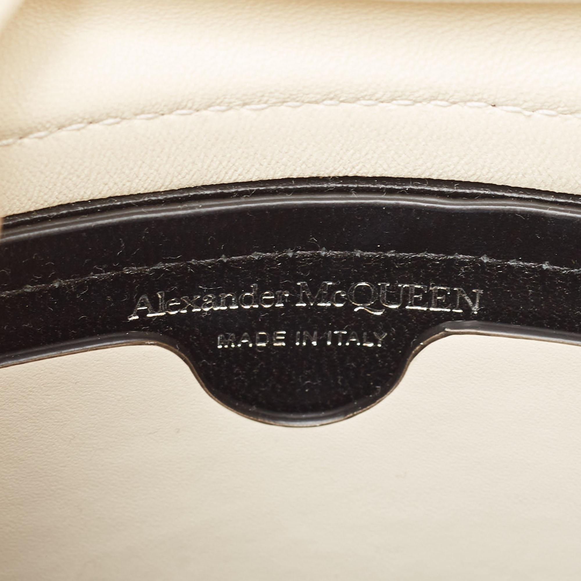 Alexander McQueen Black/White Leather The Soft Curve Bucket Bag For Sale 5