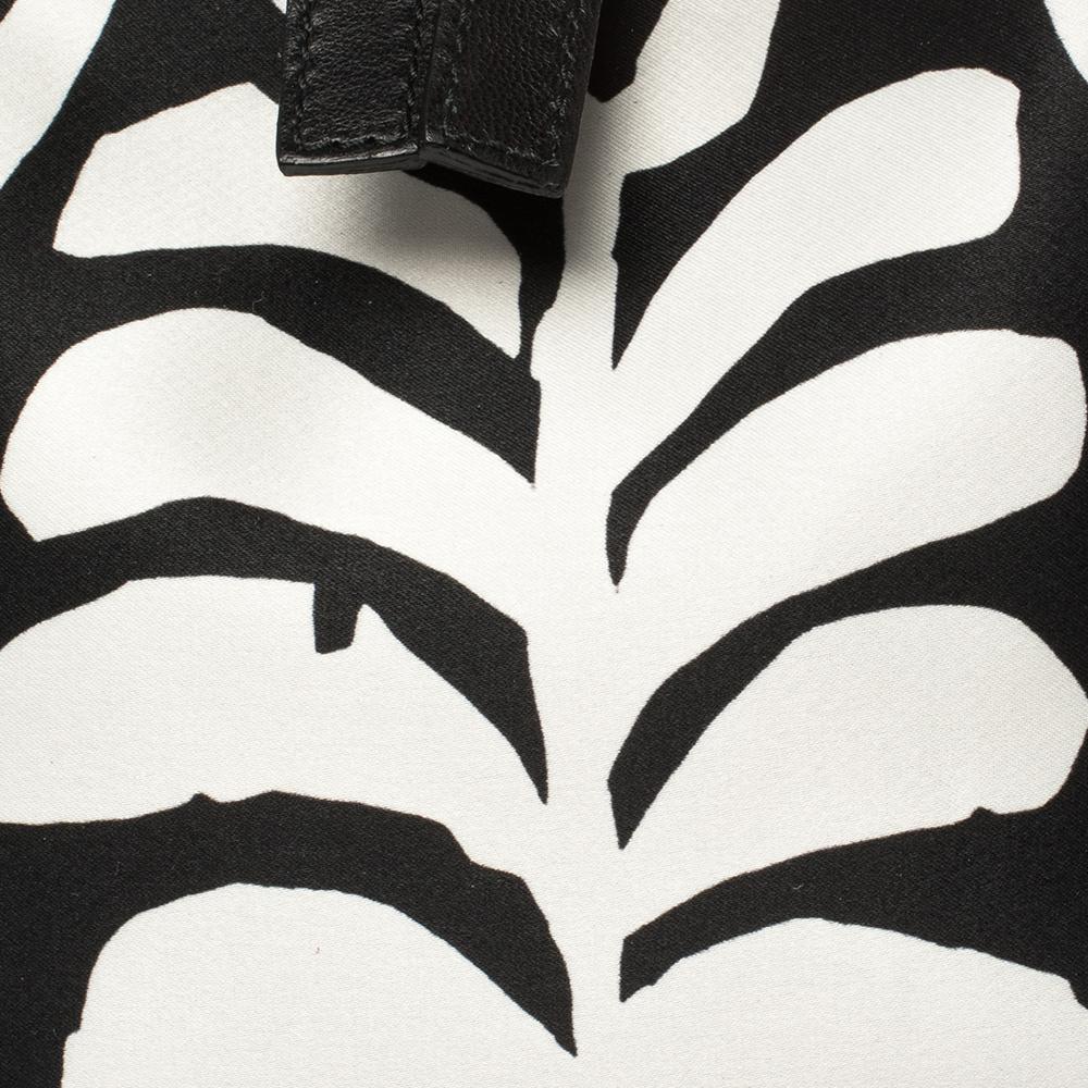 Alexander McQueen Black/White Printed Satin and Leather Medium De Manta Clutch 6