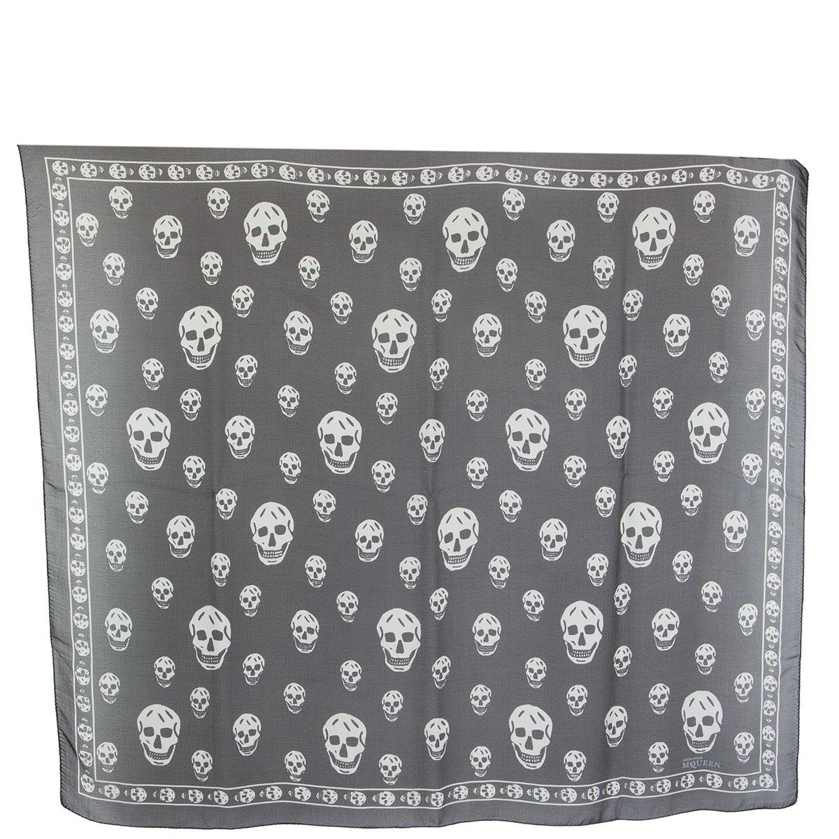 Alexander McQueen classic skull scarf in black and white silk chiffon (100%). Has been worn and is in excellent condition. 

Width 120cm (46.8in)
Length 100cm (39in)
