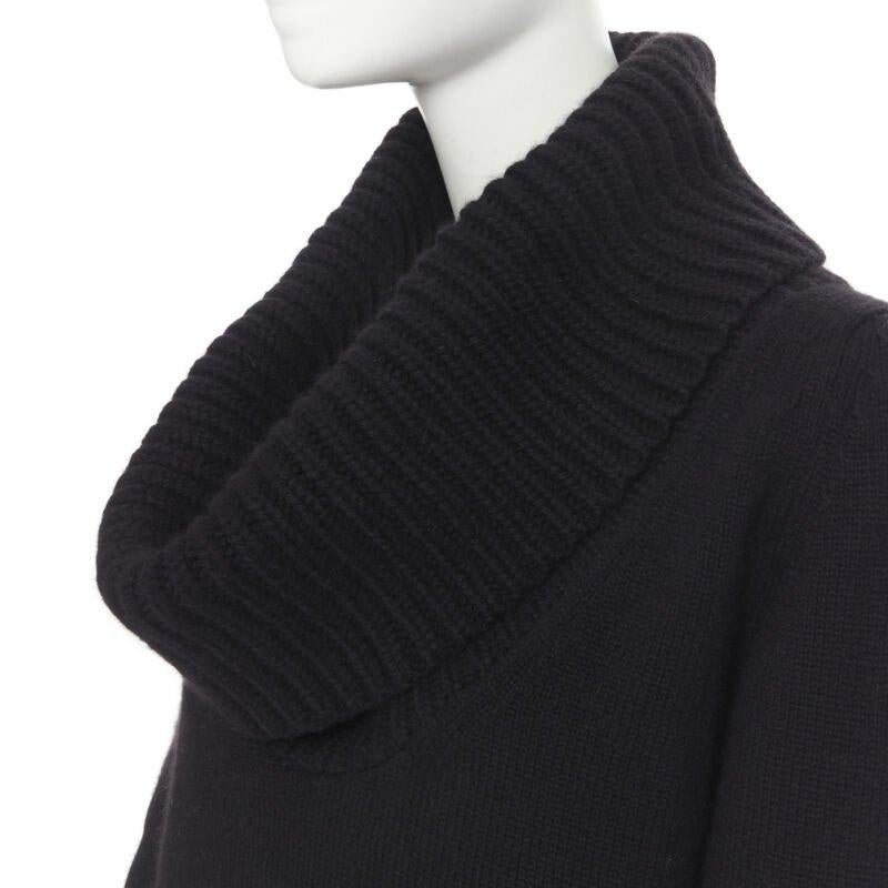ALEXANDER MCQUEEN Pullover mit geripptem Rollkragen aus schwarzer Wolle-Angoramischung S
Referenz: AEMA/A00037
Marke: Alexander McQueen
MATERIAL: Wolle
Farbe: Schwarz
Muster: Solide
Zusätzliche Details: Gerippter Schalkragen mit Rollkragen. Lange