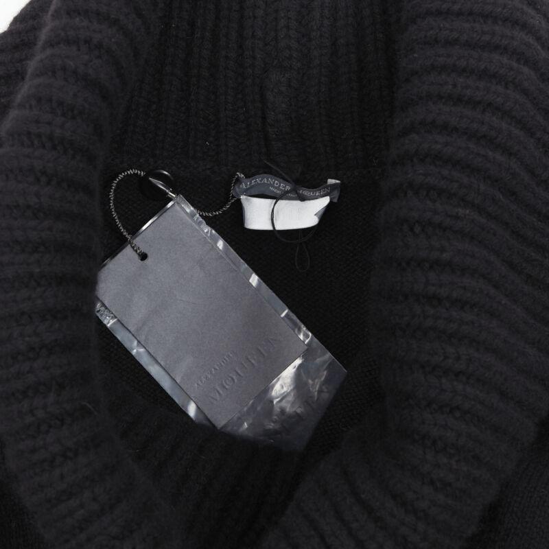 ALEXANDER MCQUEEN Pullover mit geripptem Rollkragen aus schwarzer Wolle-Angoramischung S im Angebot 3