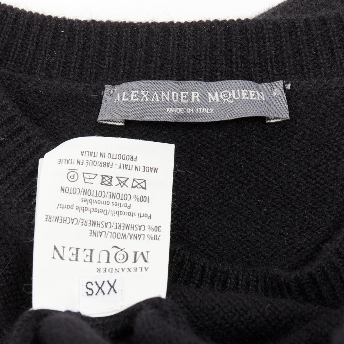 Alexander McQueen maglione nero in lana e cachemire, top peplo in cotone bianco XXS in vendita 3