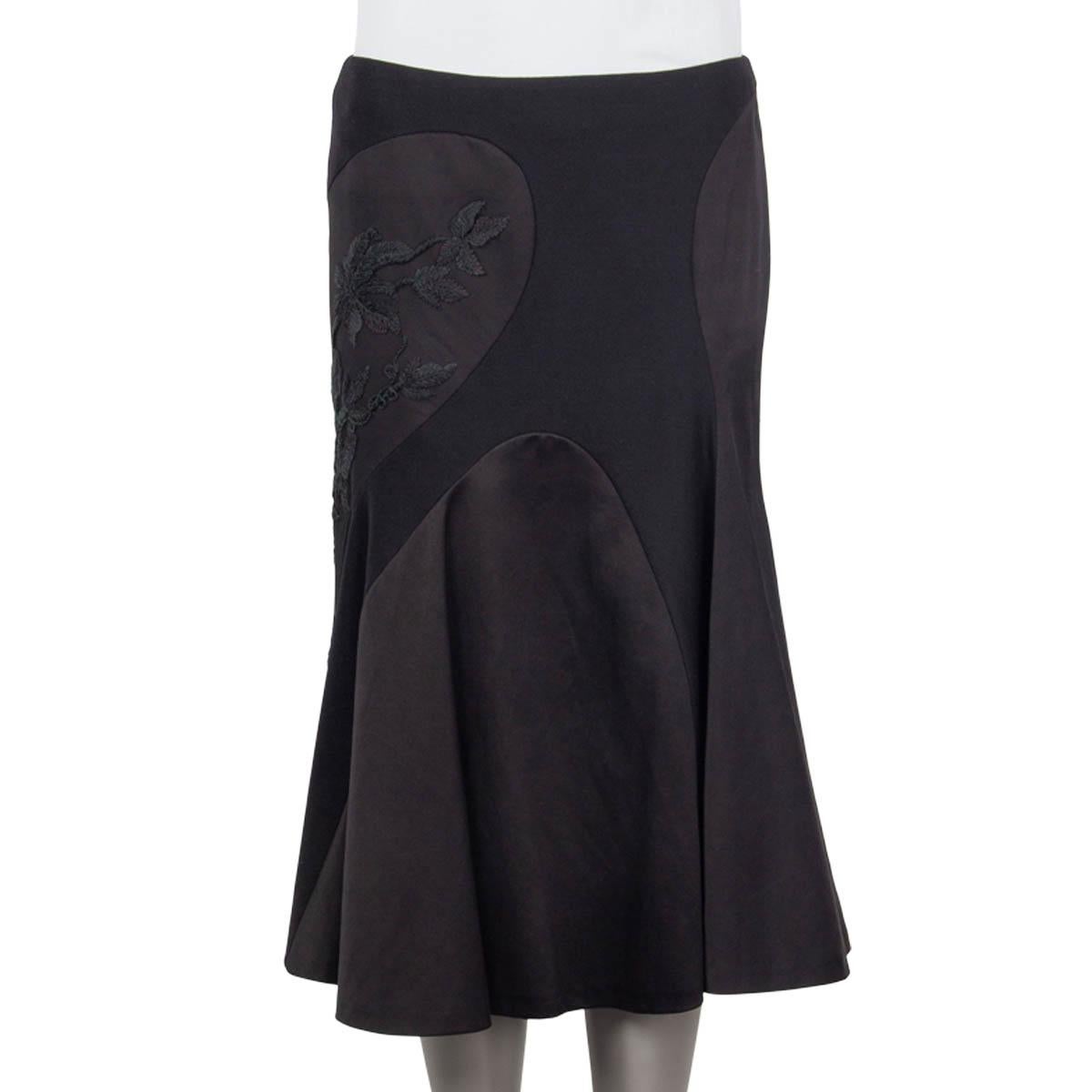 Black ALEXANDER MCQUEEN black wool FLORAL EMBROIDERED FLARED Skirt 40 S For Sale