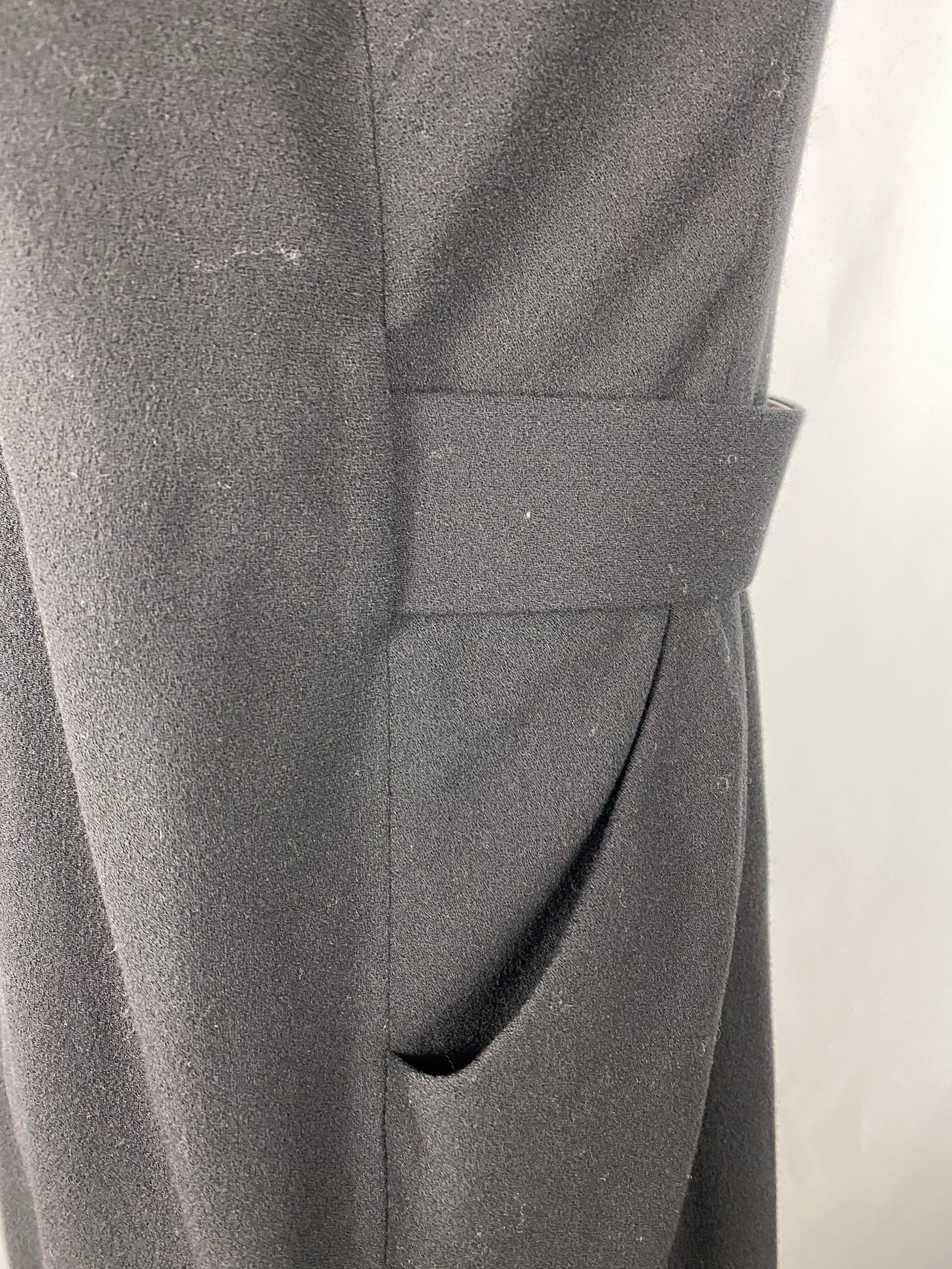 De las mujeres Alexander McQueen Mini Vestido de Capa de Lana Negro, Talla 44 en venta
