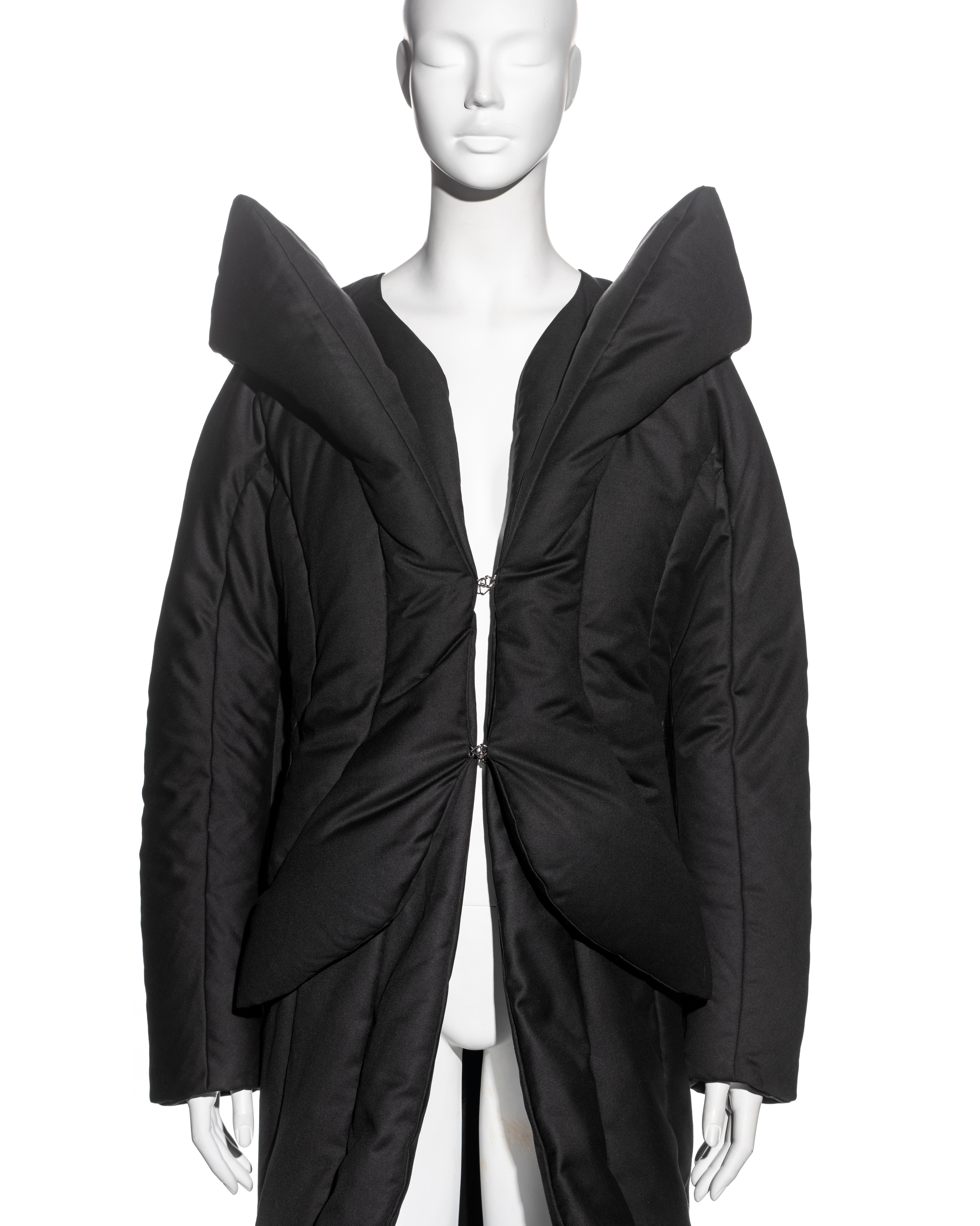 Manteau matelassé en laine noire, Alexander McQueen, fw 1999 Bon état - En vente à London, GB