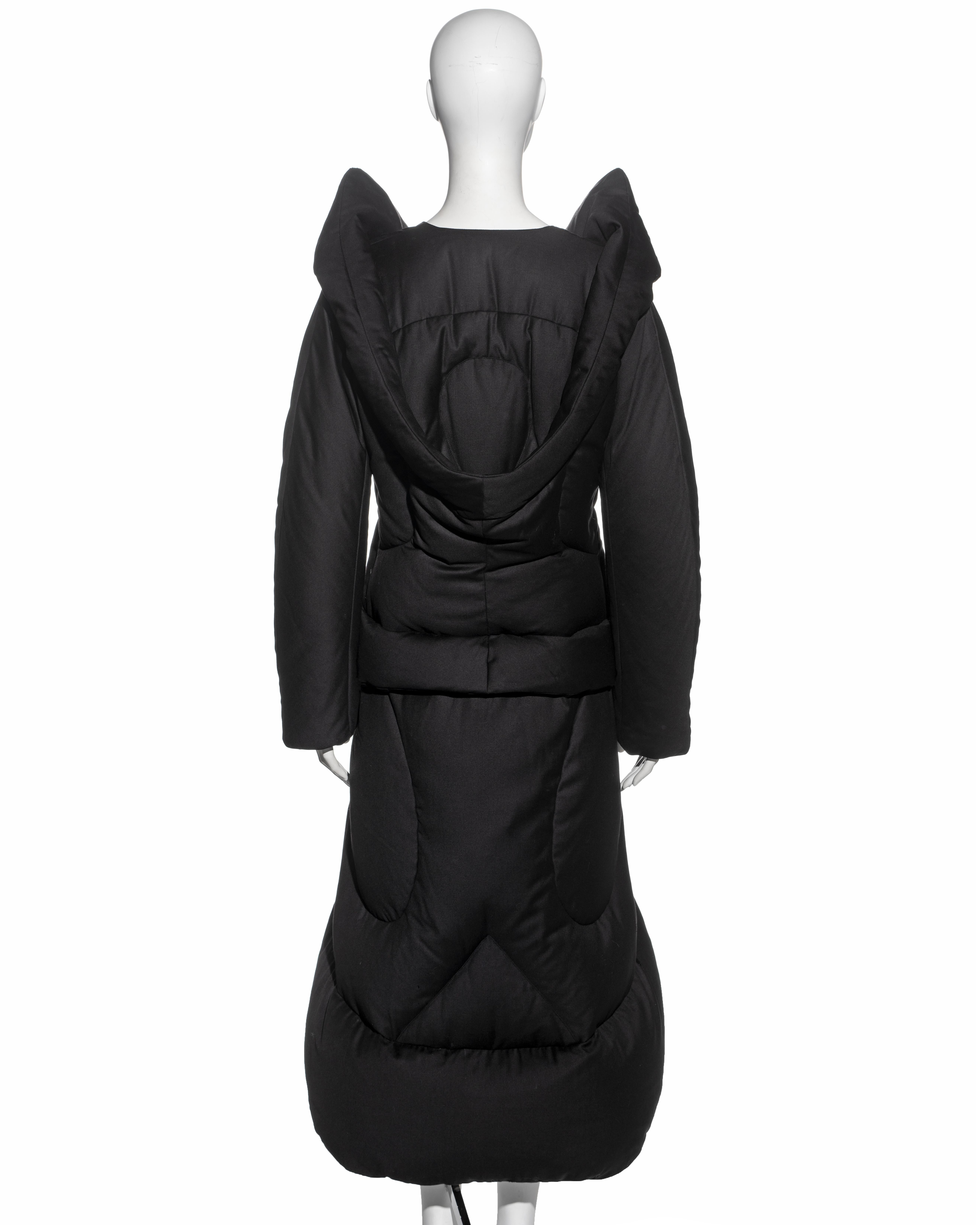 Manteau matelassé en laine noire, Alexander McQueen, fw 1999 en vente 4