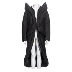 Manteau matelassé en laine noire, Alexander McQueen, fw 1999
