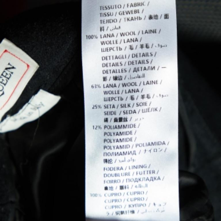 Comme ce pantalon est élégant et classe ! Confectionné dans des tissus de qualité et doté d'une coupe ajustée, ce pantalon s'accompagne d'un top chic.
