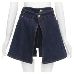 ALEXANDER MCQUEEN Blaue Denim-Shorts mit doppelter Tailleband-Logo und Patchwork 24"