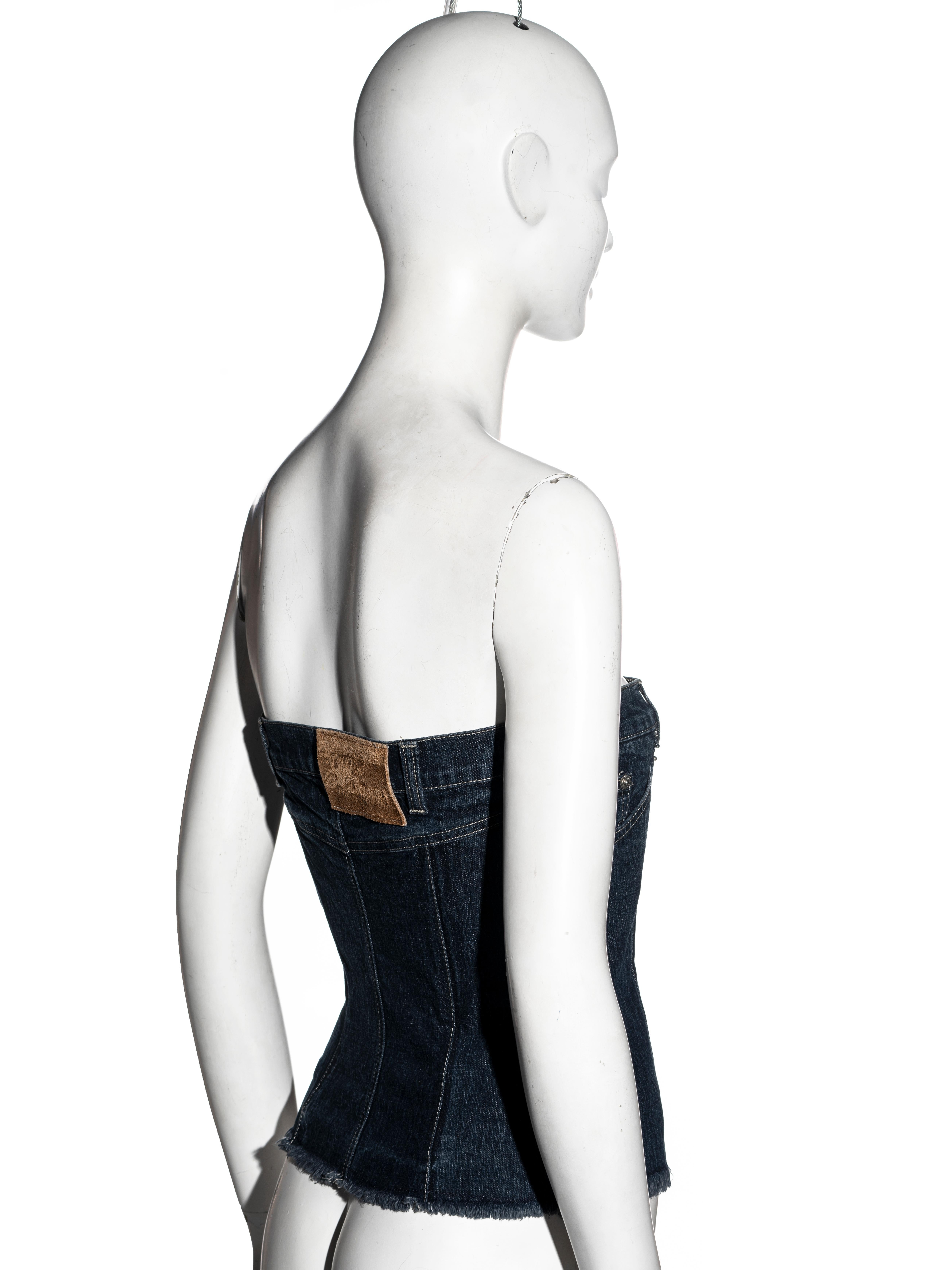Alexander McQueen - Haut corset sans bretelles en jean bleu, automne-hiver 1996 en vente 2