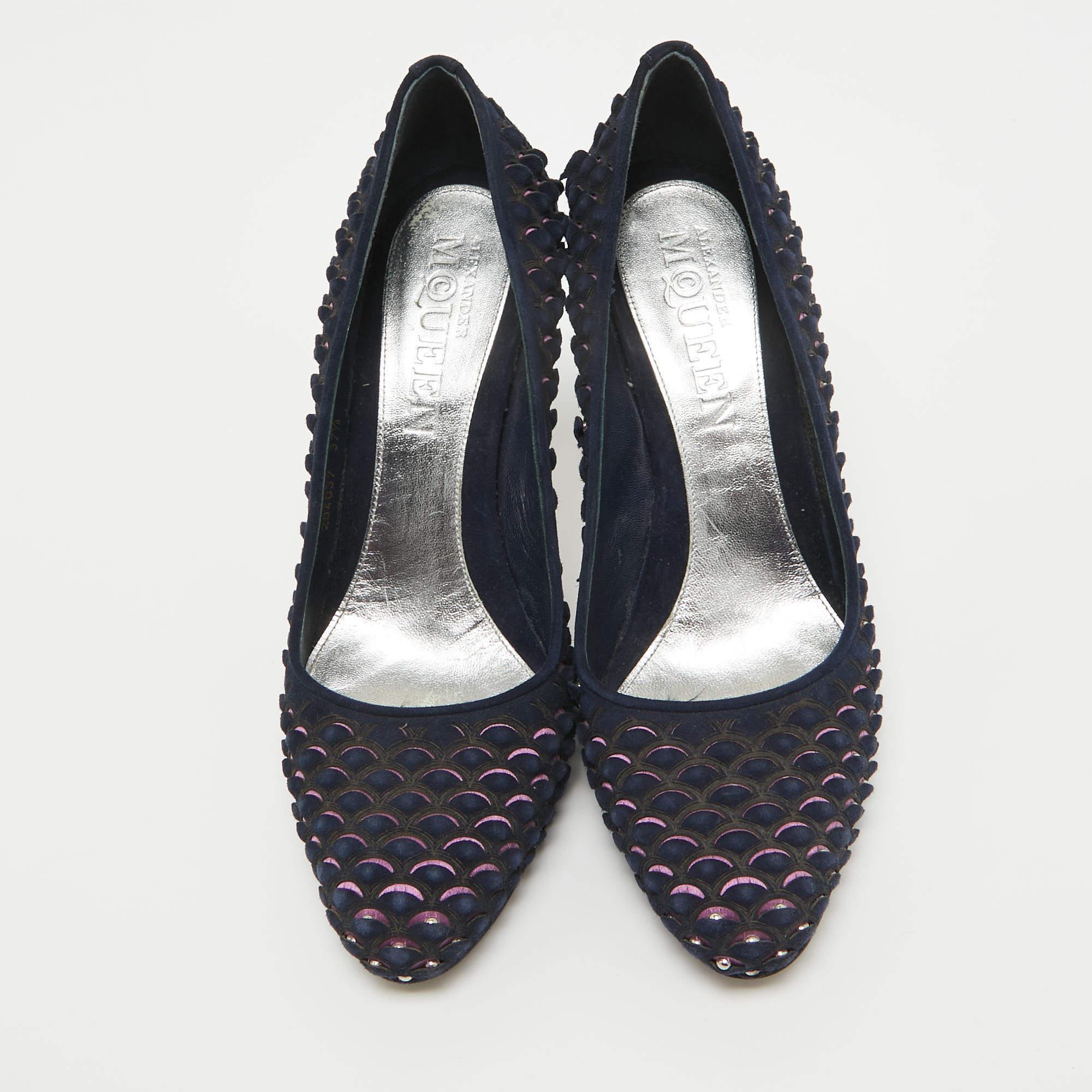 Black Alexander McQueen Blue Laser Cut Suede & Studded Satin Round Toe Pumps Size 37.5 For Sale