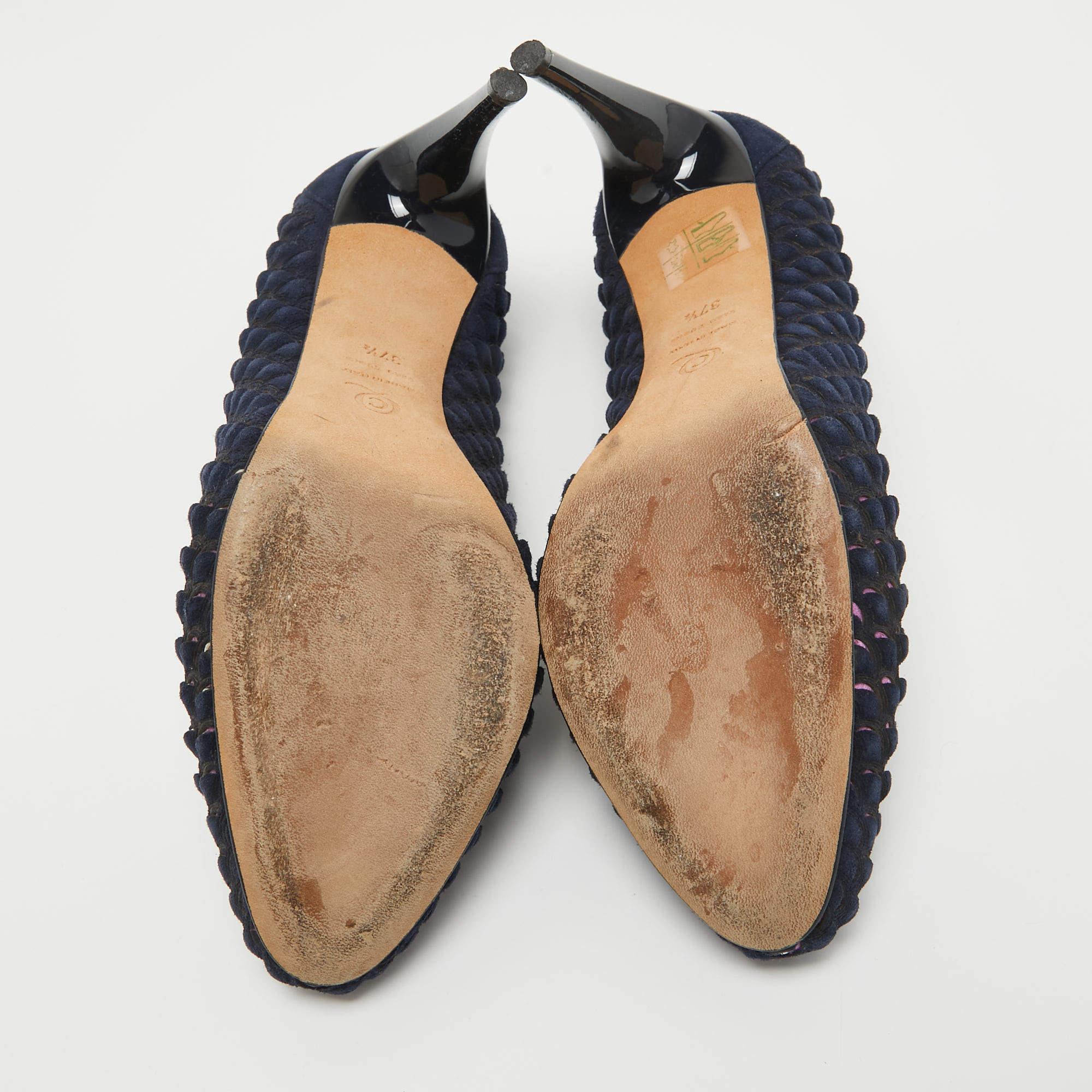 Alexander McQueen Blue Laser Cut Suede & Studded Satin Round Toe Pumps Size 37.5 For Sale 1