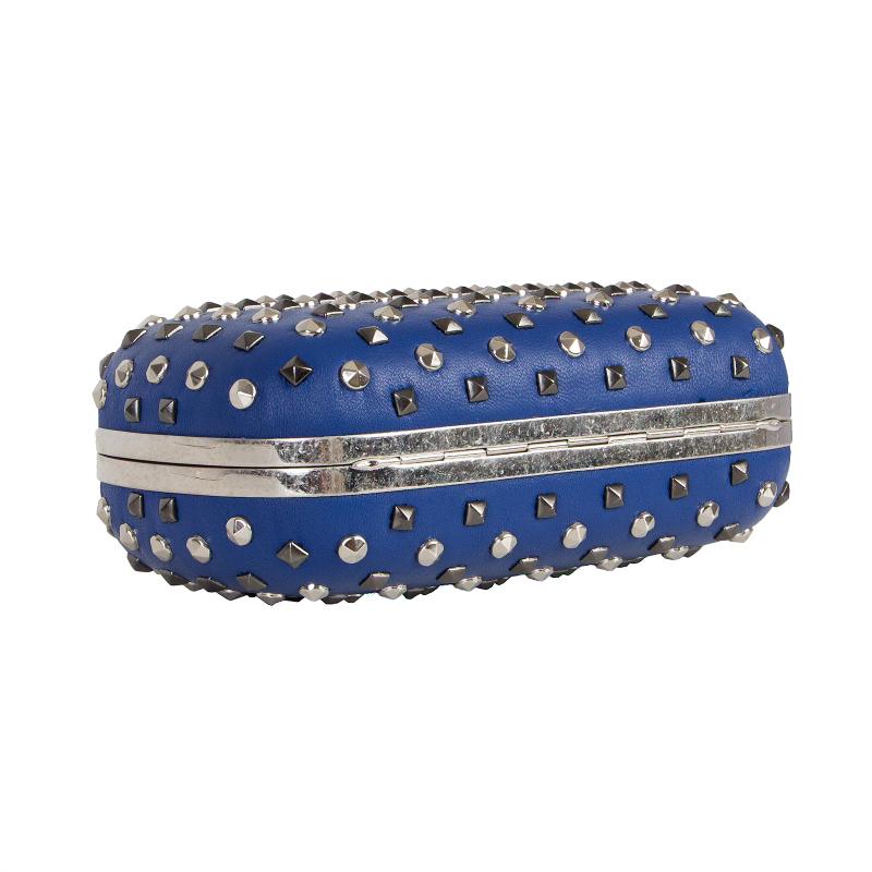 ALEXANDER MCQUEEN blue leather STUDDED CRYSTAL SKULL Box Clutch Bag In Excellent Condition In Zürich, CH