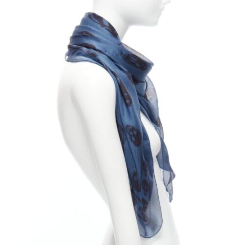 ALEXANDER MCQUEEN blue navy skull logo print 100% silk scarf In Good Condition In Hong Kong, NT