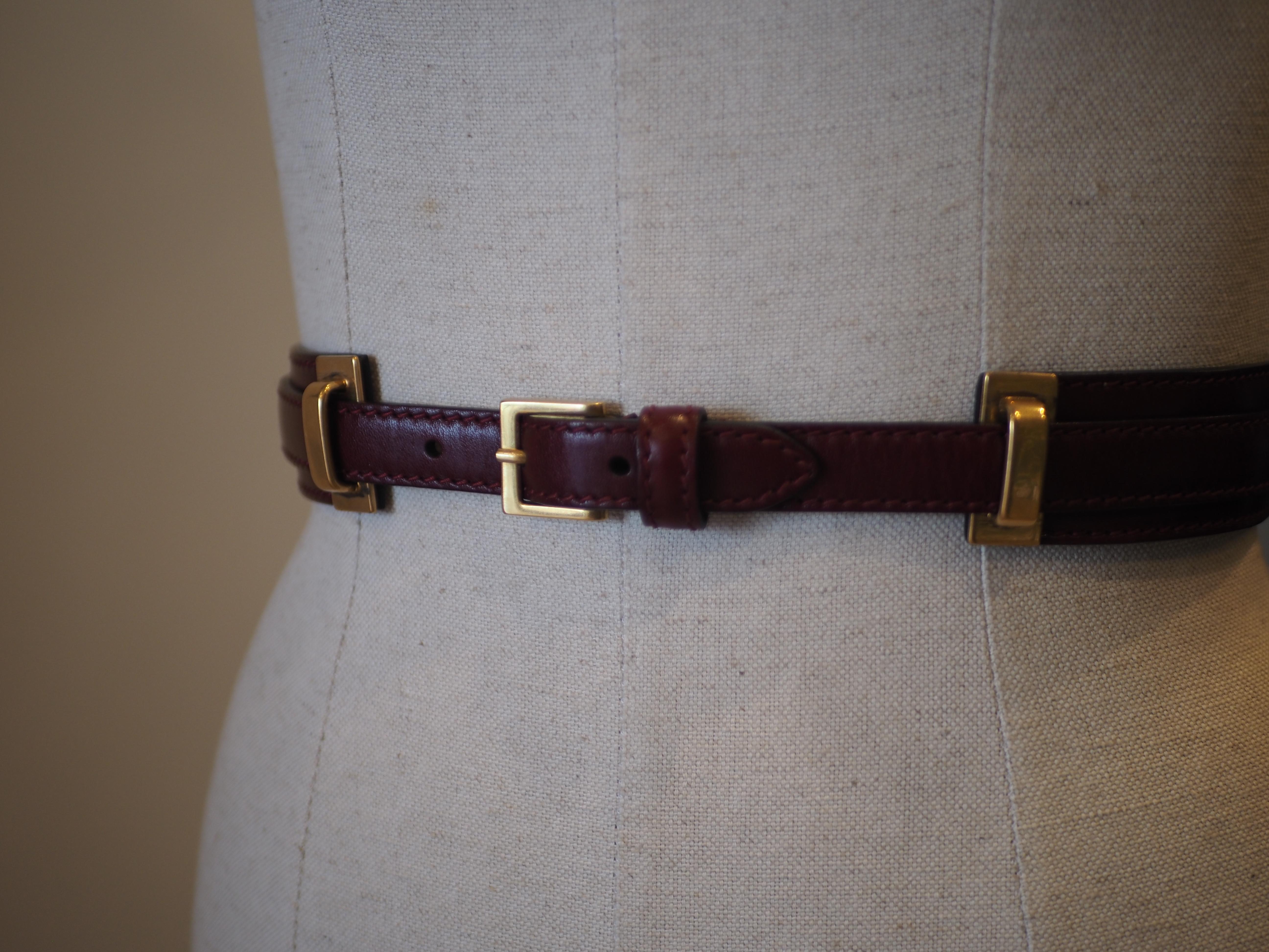 Alexander McQueen bordeaux leather gold hardware belt In Excellent Condition For Sale In Capri, IT