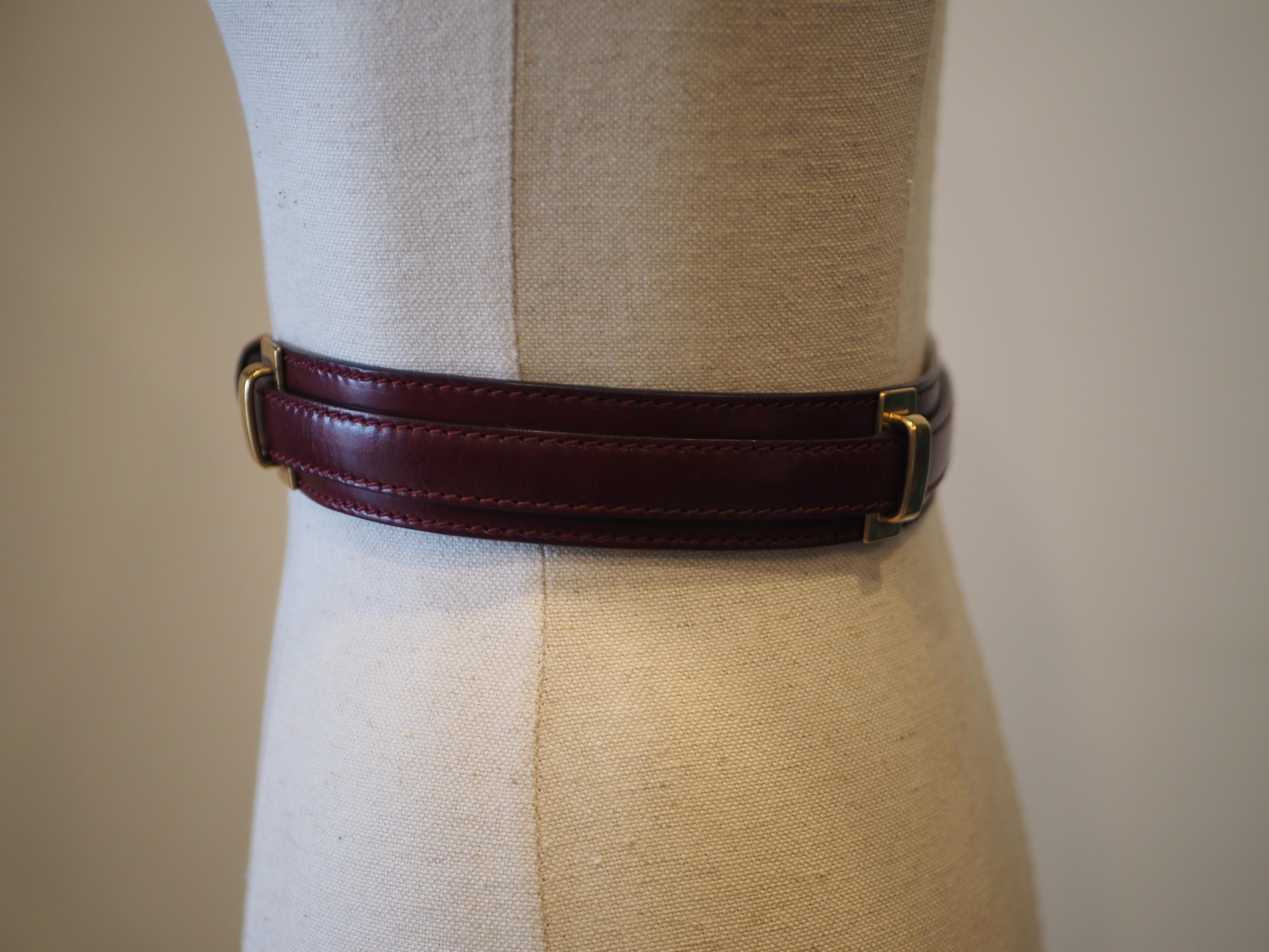 Women's or Men's Alexander McQueen bordeaux leather gold hardware belt For Sale