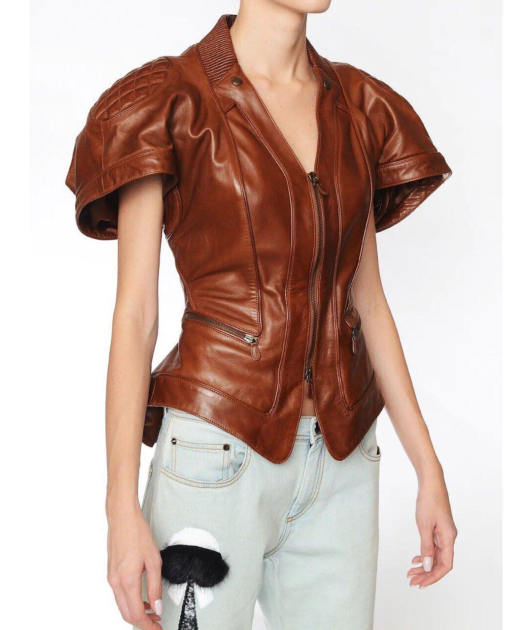 Alexander McQueen 

Brown leather jacket for women

 In good condition, high quality tailoring and materials. 


Content: Leather

IT Size 38 - 2
Good condition!
 
PLEASE VISIT OUR STORE FOR MORE GREAT ITEMS
(OS)