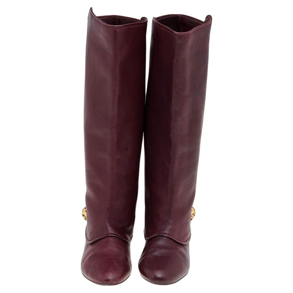 Alexander McQueen Brown Leather Knee Length Boots Size 40 In Good Condition For Sale In Dubai, Al Qouz 2