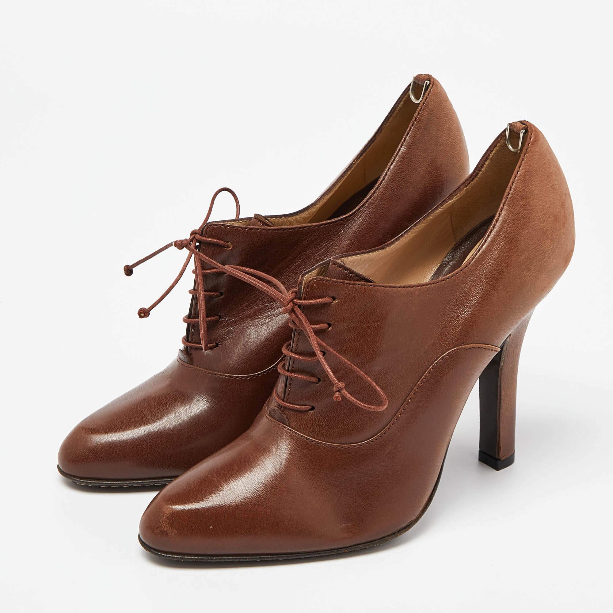 Meticulosamente diseñadas en una silueta elegante, estas botas están a la última en estilo. Vienen con plantillas cómodas y suelas duraderas para que te duren siempre. Estas botas son simplemente increíbles y sin duda tienes que hacerte con ellas
