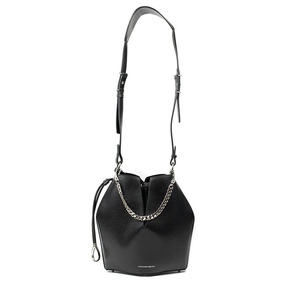 ALEXANDER MCQUEEN, Bucket in black leather For Sale 7