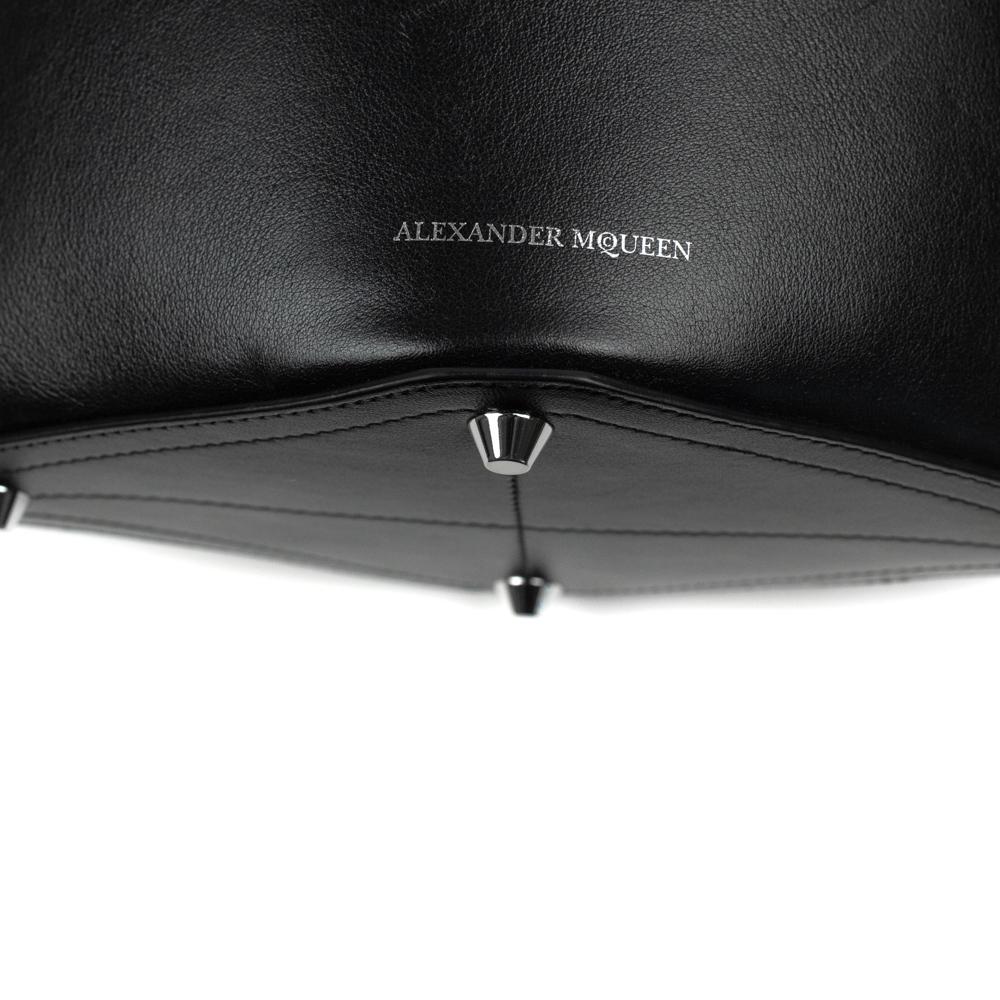 ALEXANDER MCQUEEN, Bucket in black leather For Sale 3