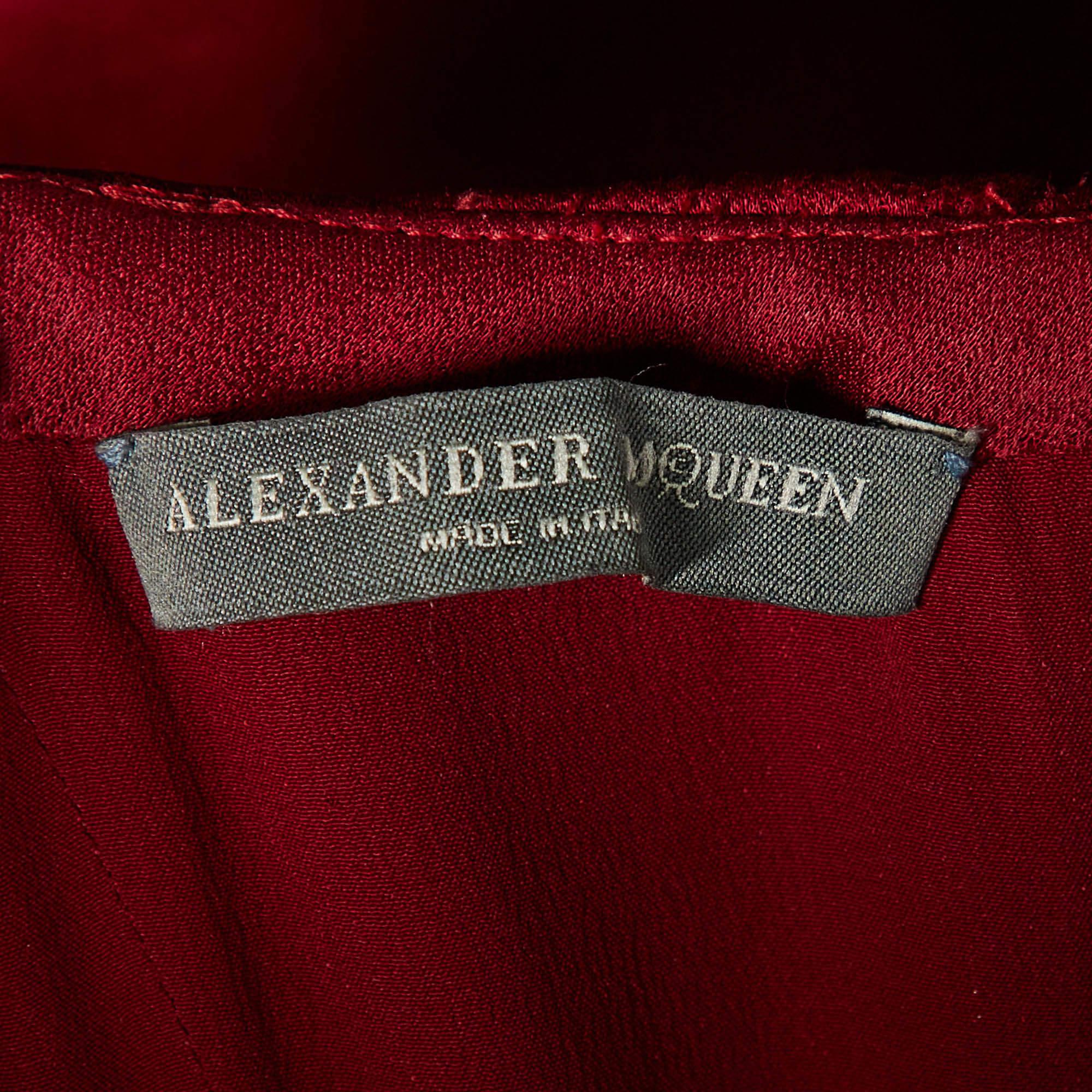 Alexander McQueen - Robe bustier en crêpe de Bourgogne S en vente 1