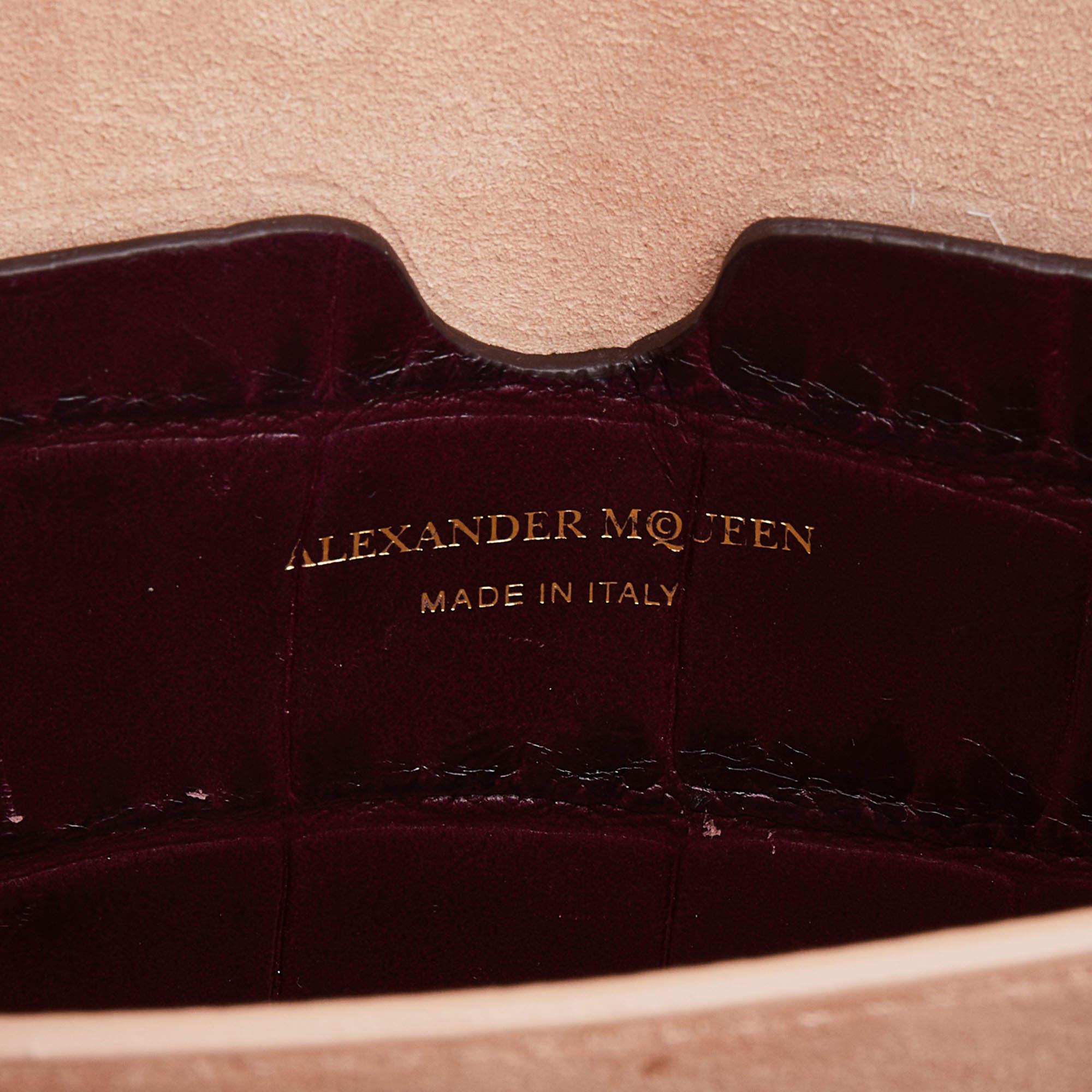 Alexander McQueen Burgundy Croc Embossed Leather Box 16 Shoulder Bag In Excellent Condition In Dubai, Al Qouz 2