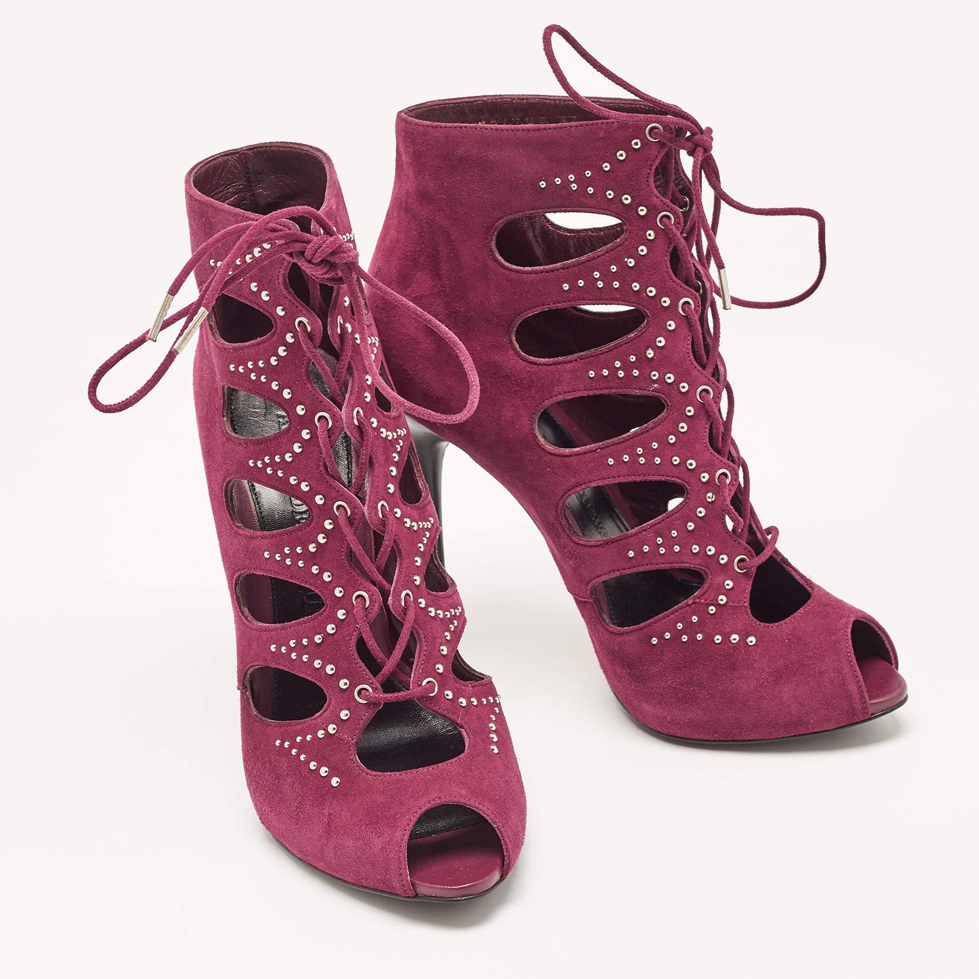 Alexander McQueen Burgundy Suede Cut Out Studded Booties Size 37 In Excellent Condition In Dubai, Al Qouz 2