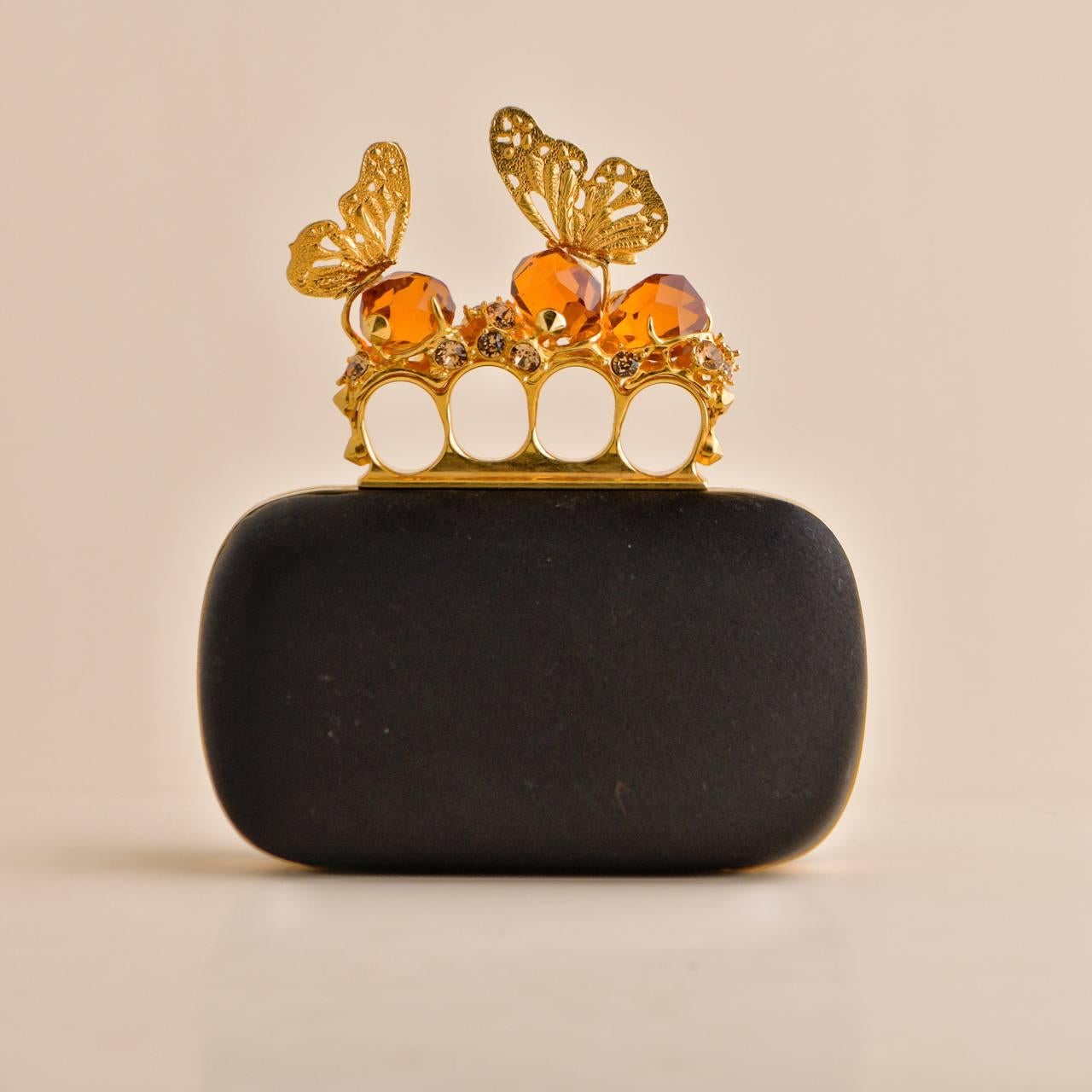 Bolso de mano Alexander McQueen con caja de nudillos de mariposa en venta 1