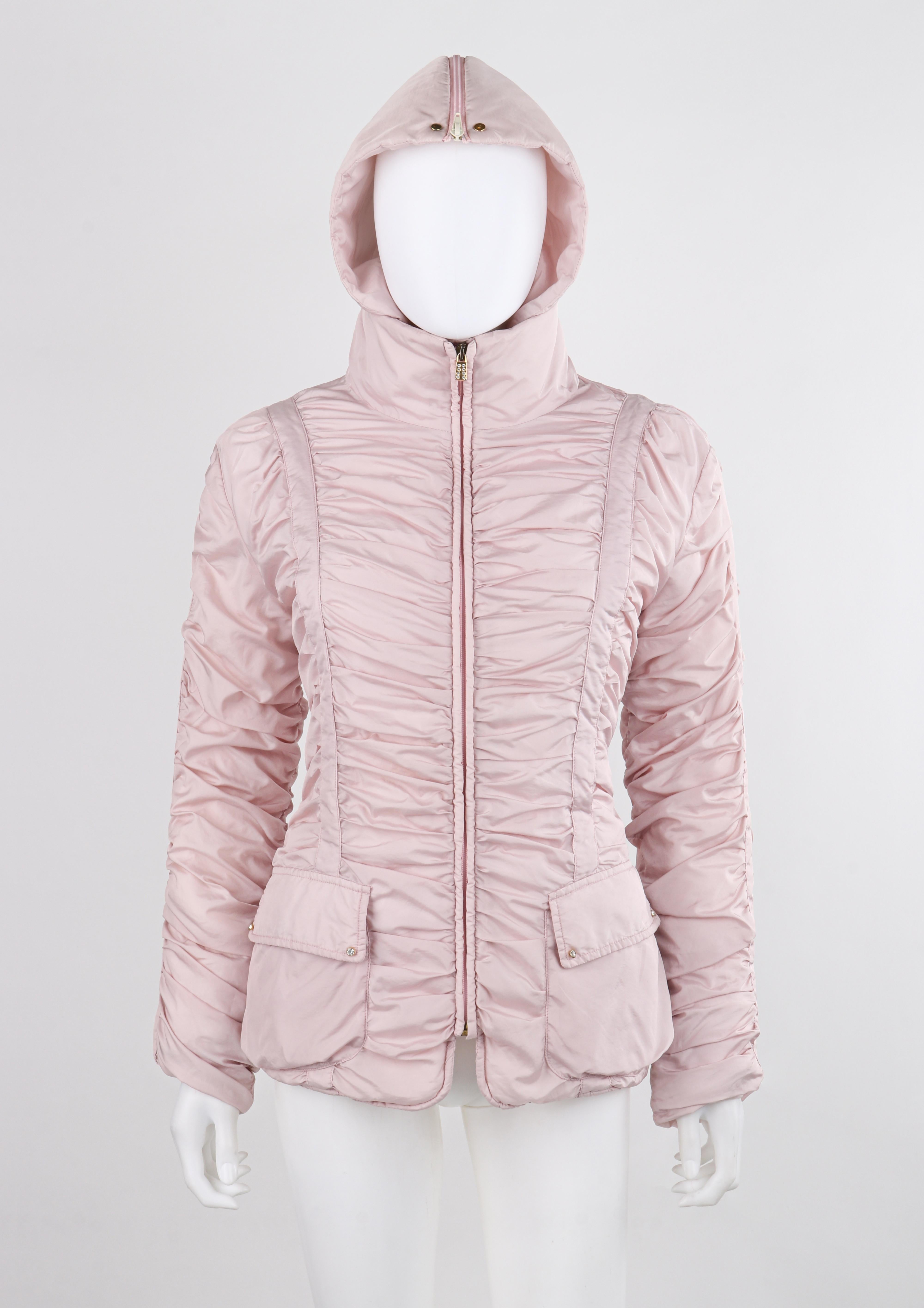 ALEXANDER McQueen c.1990's Vtg Pink Ruched Hooded Zip Up Puffer Jacket Coat Bon état - En vente à Thiensville, WI