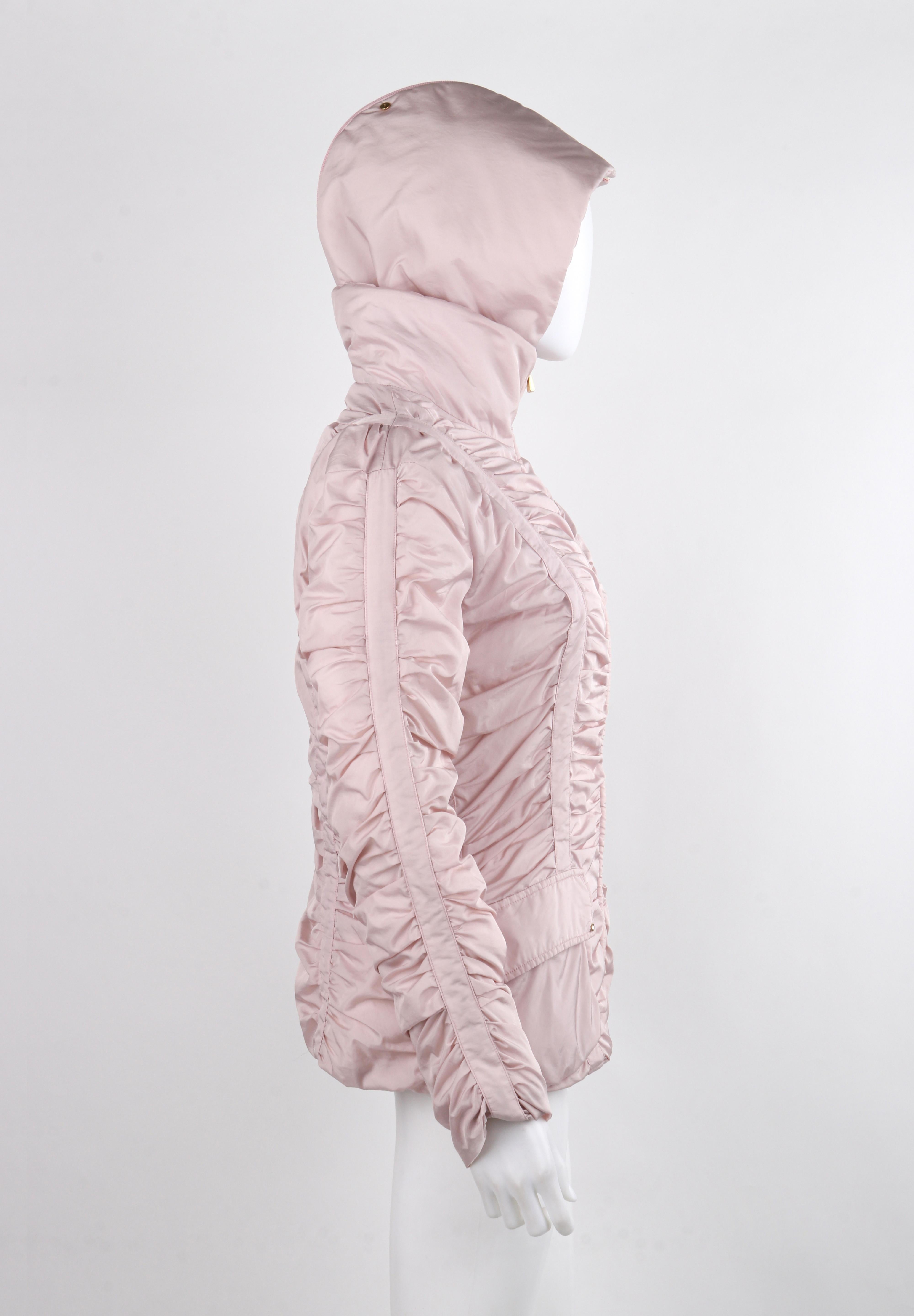 ALEXANDER McQueen c.1990's Vtg Pink Ruched Hooded Zip Up Puffer Jacket Coat Pour femmes en vente