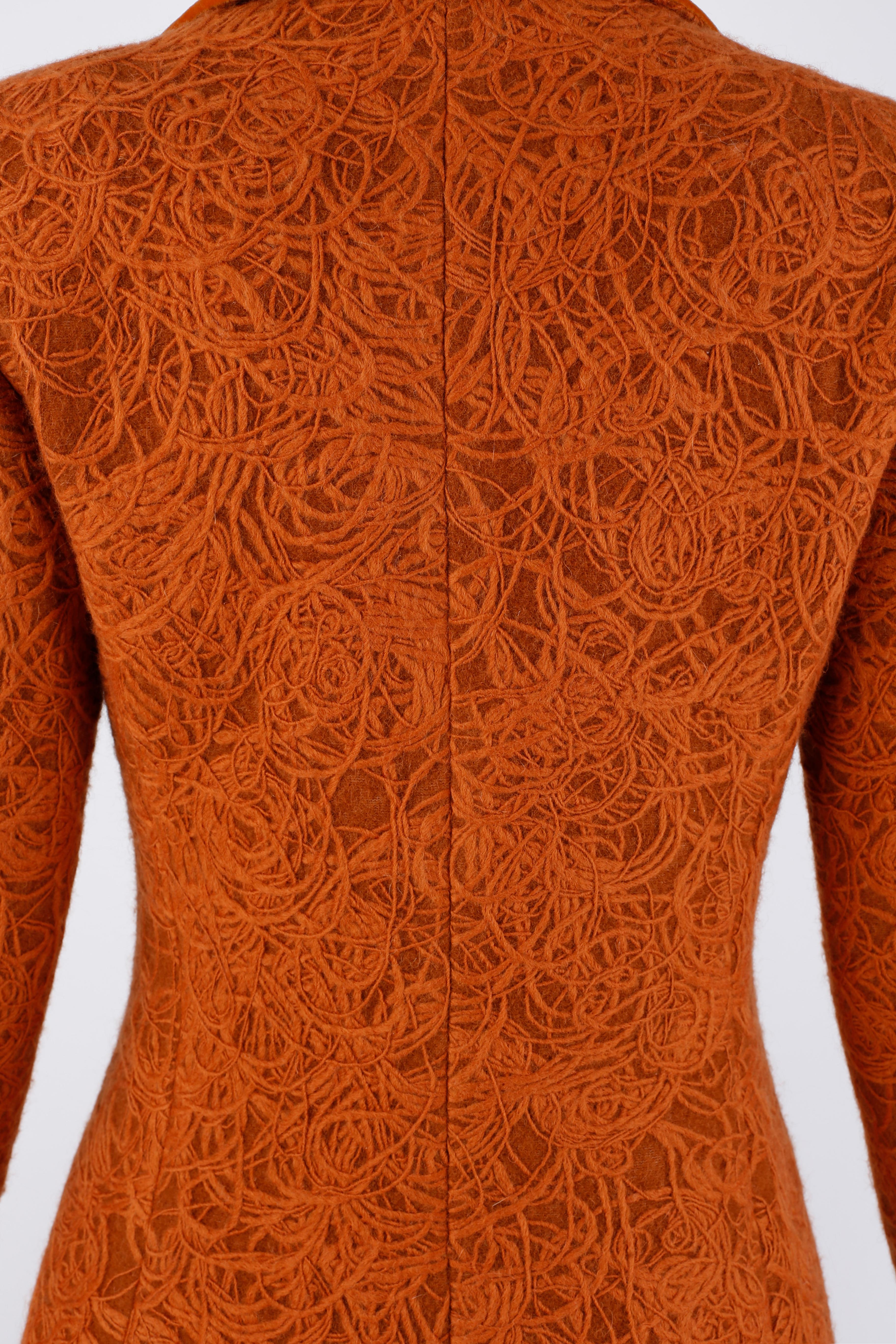 Alexander McQueen - Manteau de robe tailleur en laine texturé orange rouille, circa 1996  en vente 4