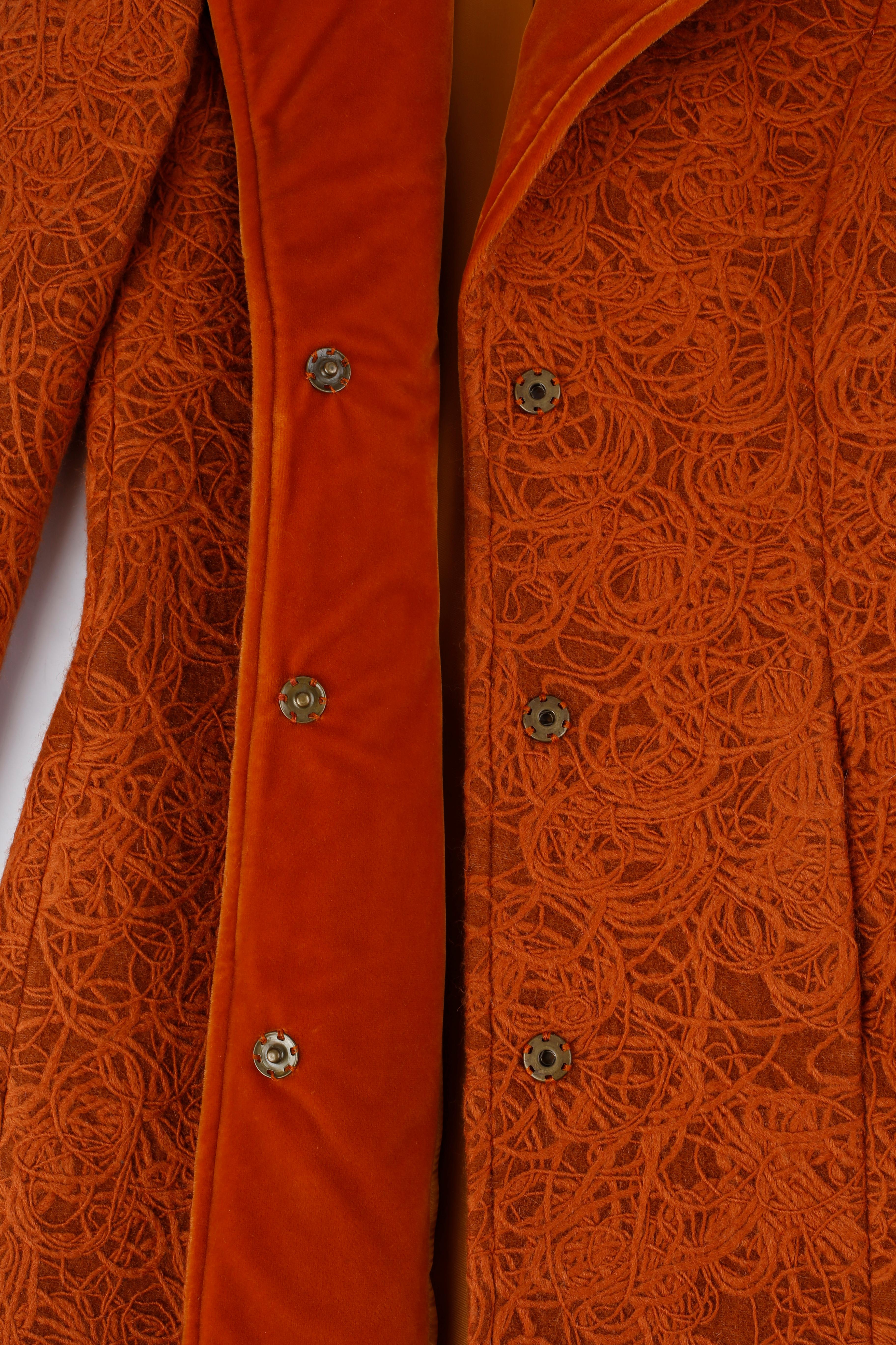 Alexander McQueen - Manteau de robe tailleur en laine texturé orange rouille, circa 1996  en vente 5