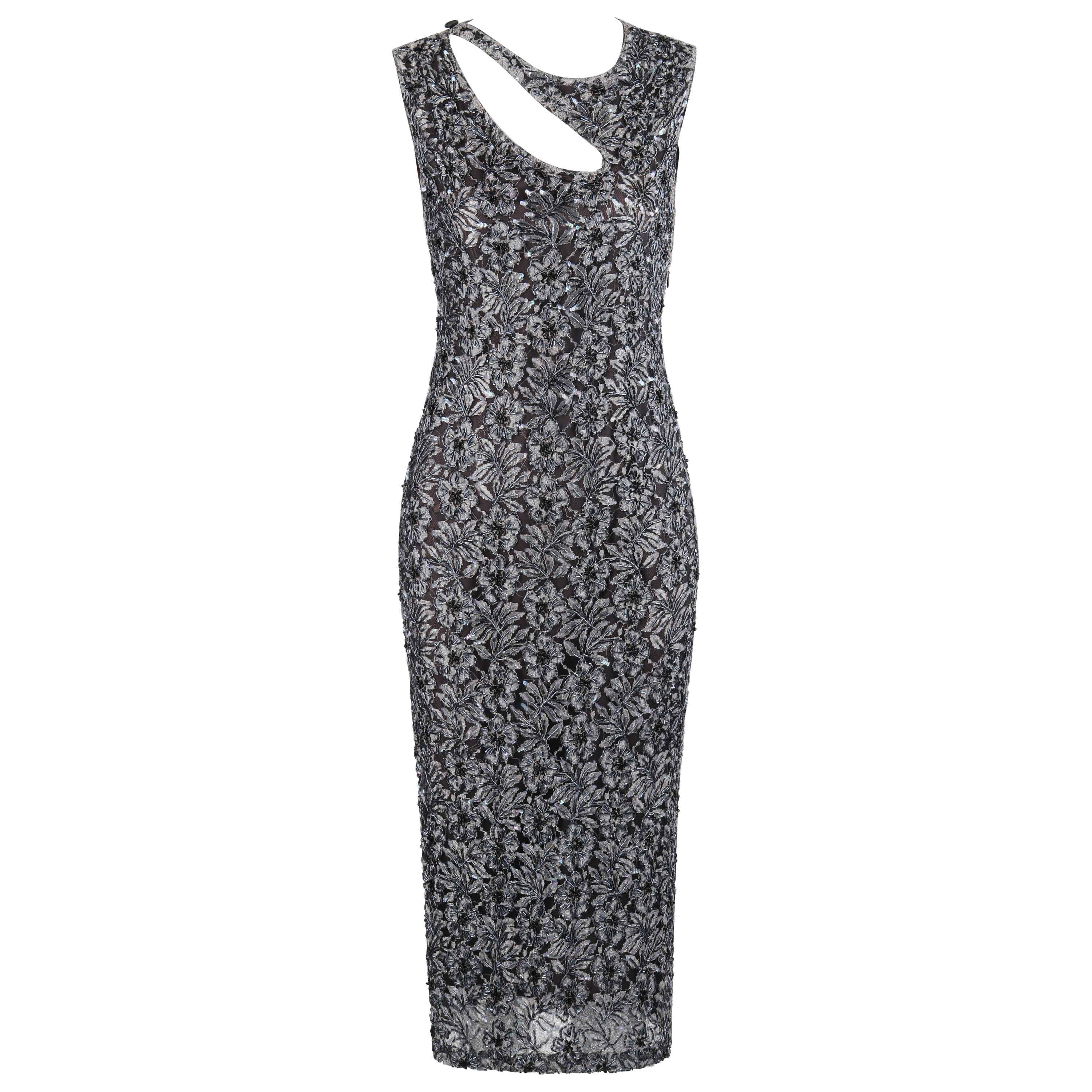 ALEXANDER McQUEEN c.1999 Vtg - Robe grise à découpes ornée de perles et de dentelle à sequins
