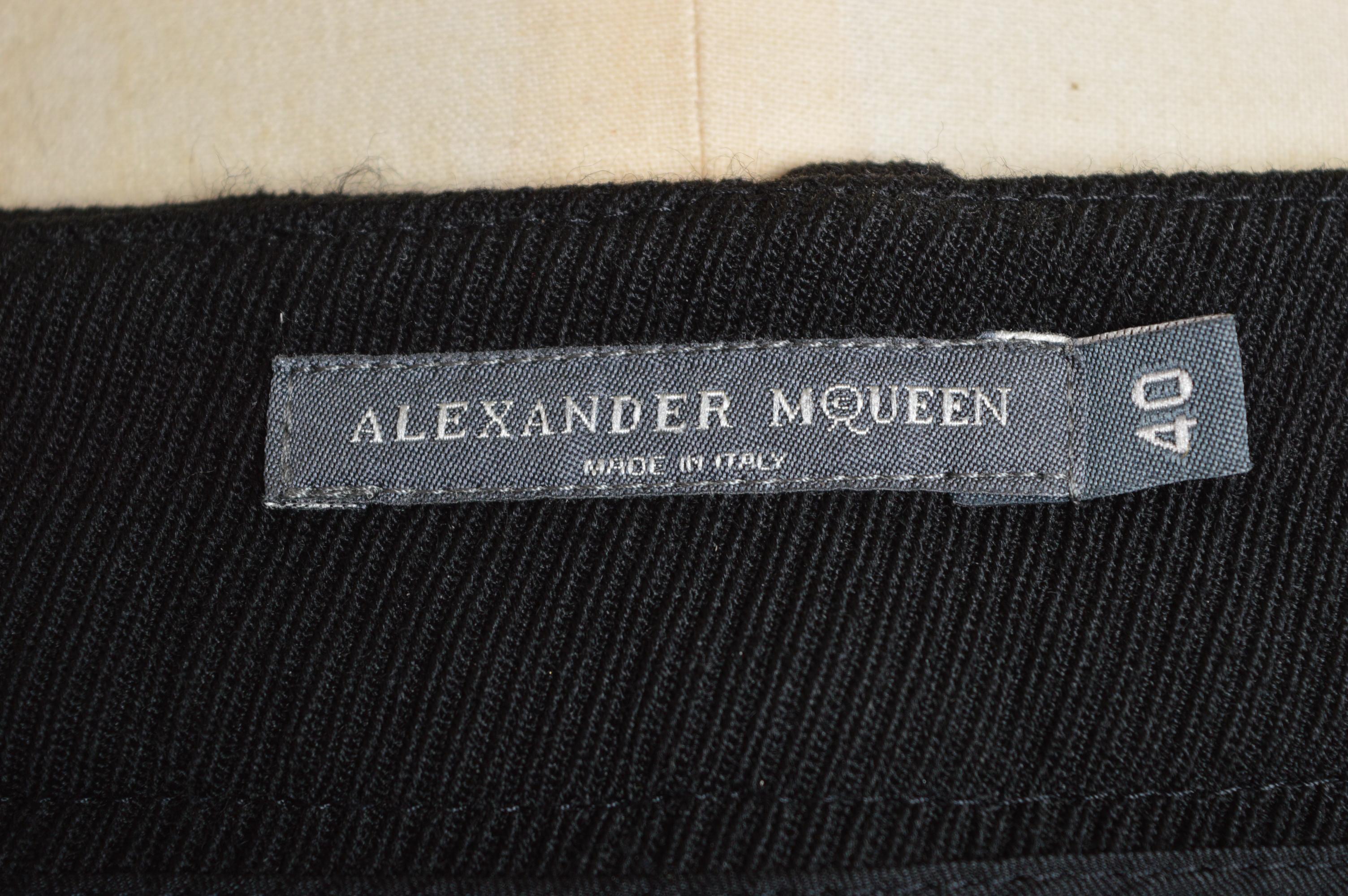 Alexander McQueen c.2000 Pantalones 3/4 Bajos Pantalón recortado negro a pedales en Bueno estado para la venta en Sheffield, GB