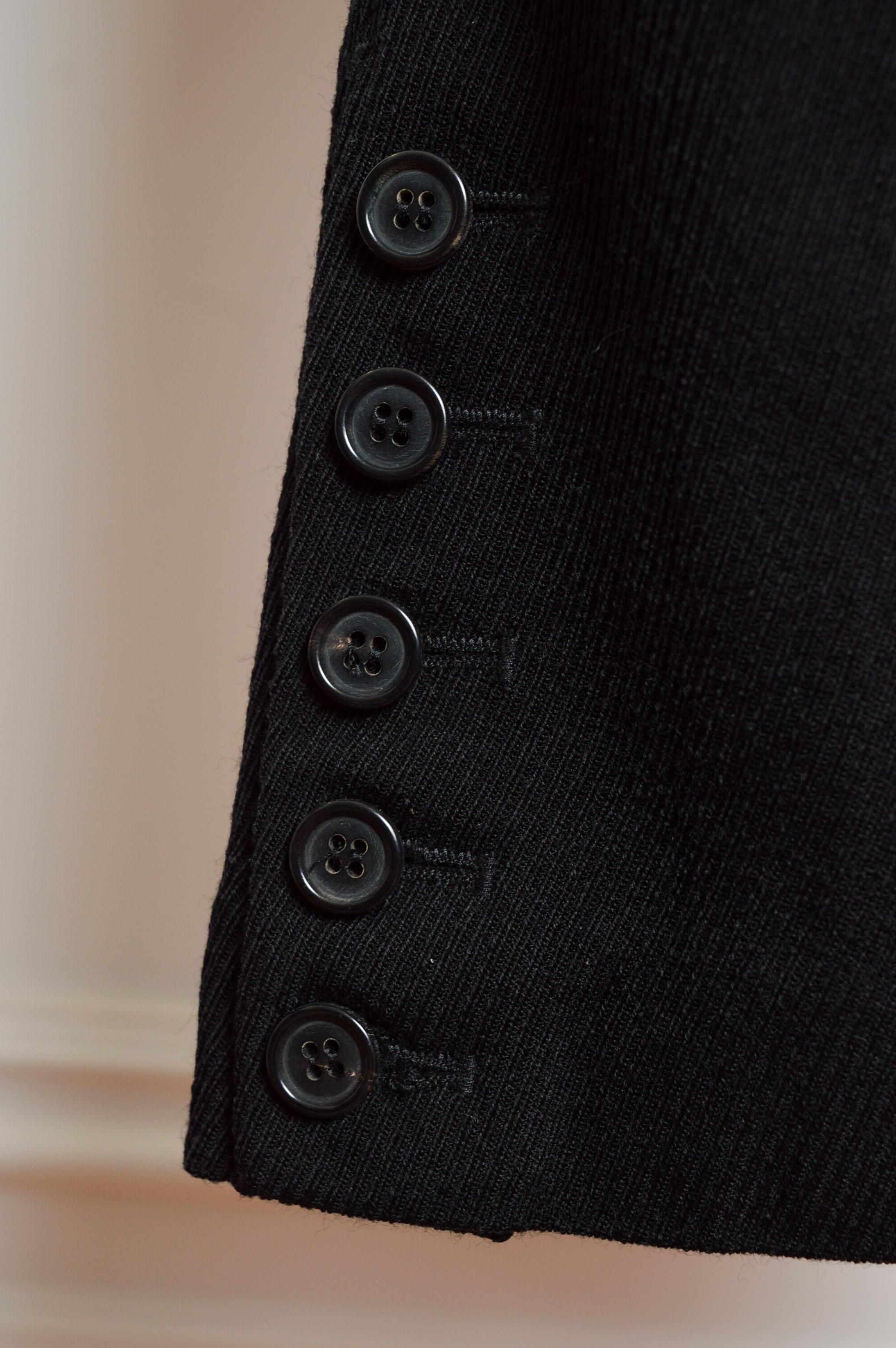 Alexander McQueen c.2000 Pantalones 3/4 Bajos Pantalón recortado negro a pedales en venta 4