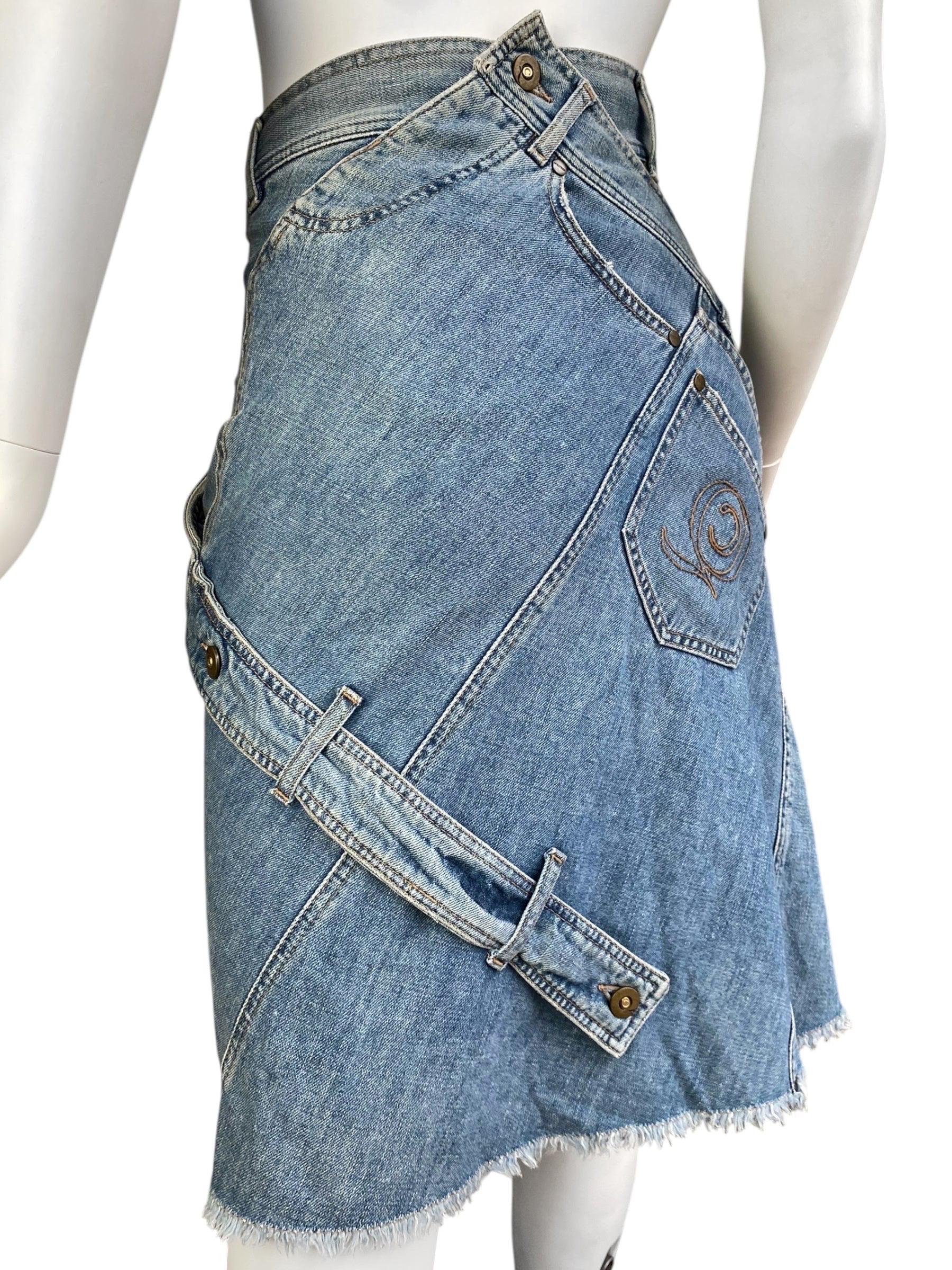 ALEXANDER MCQUEEN c.2003 BLAUER DENIM DECONSTRUCTED ASYMMETRICAL MIDI SKIRT im Angebot 4