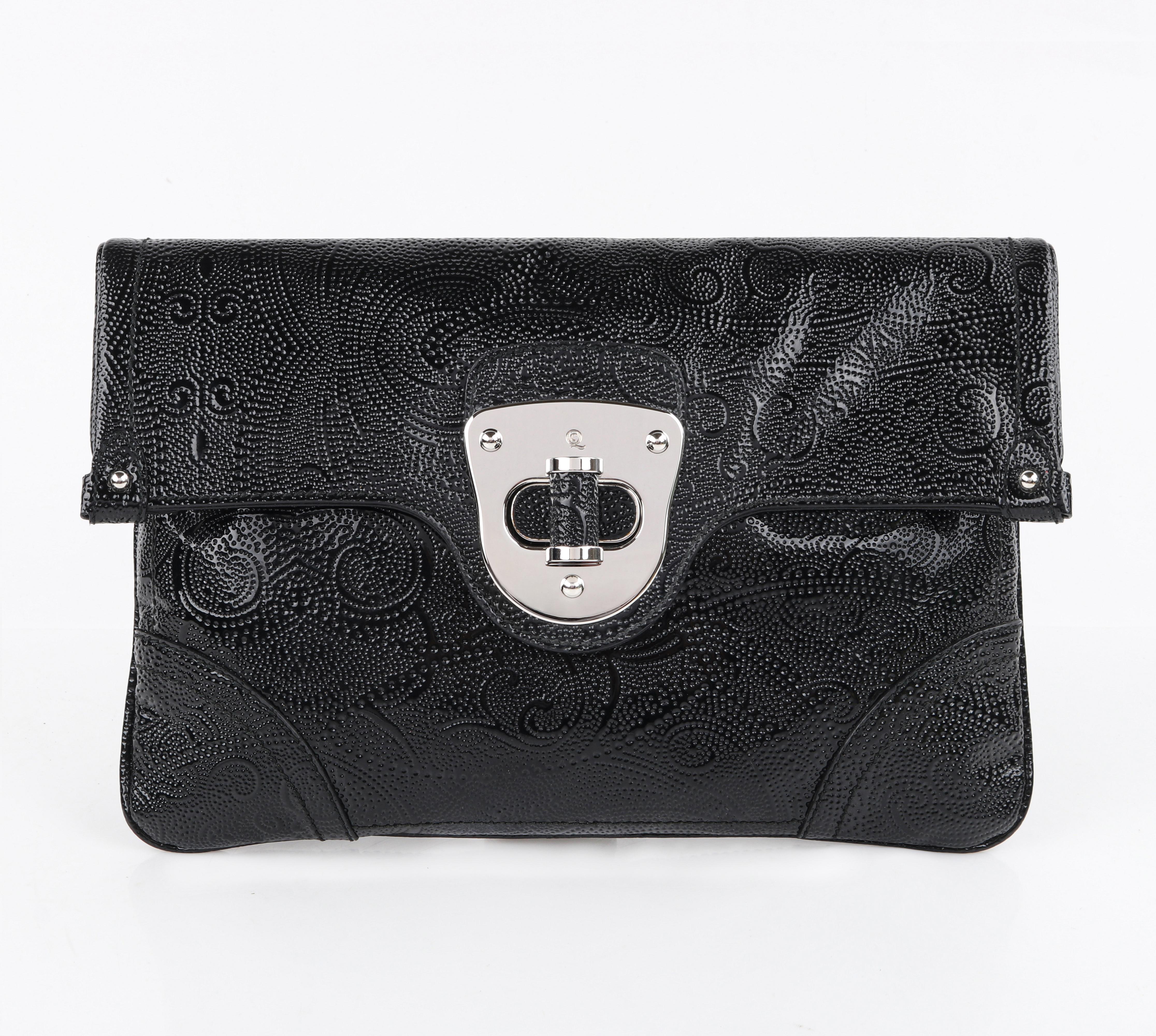 ALEXANDER MCQUEEN c.2008 Black Patent Leather Paisley Print Flat Large Clutch Purse Bag

Brand / Manufacturer: Alexander McQueen
Circa: 2008
Style: Clutch, handbag
Color(s): Black & silver
Lined: Yes
Unmarked Fabric Content (feel of): Textured